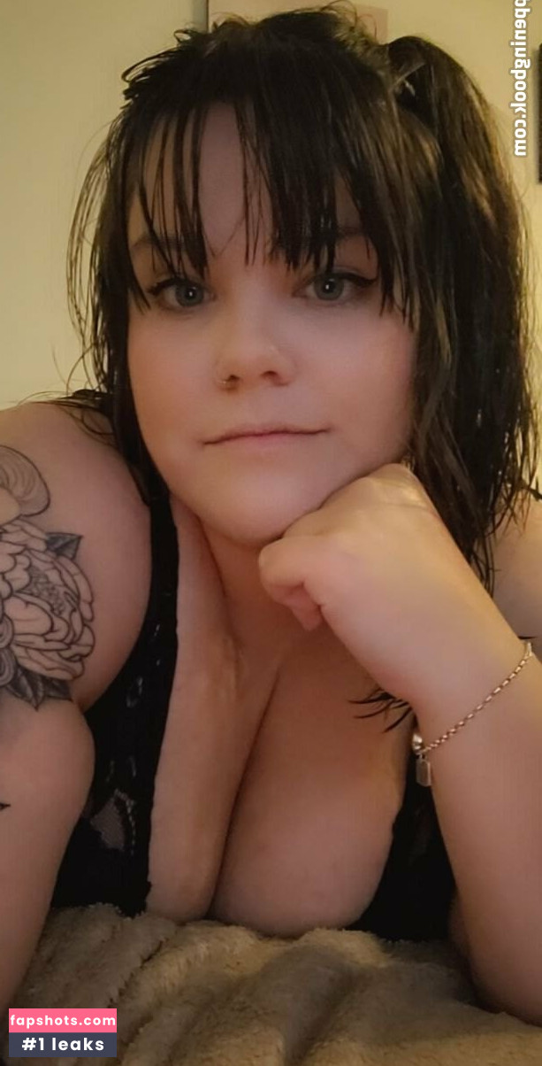 octobermae gallery photo #4