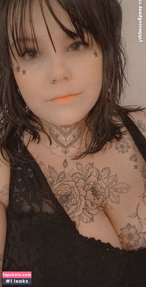 octobermae nude babe gallery