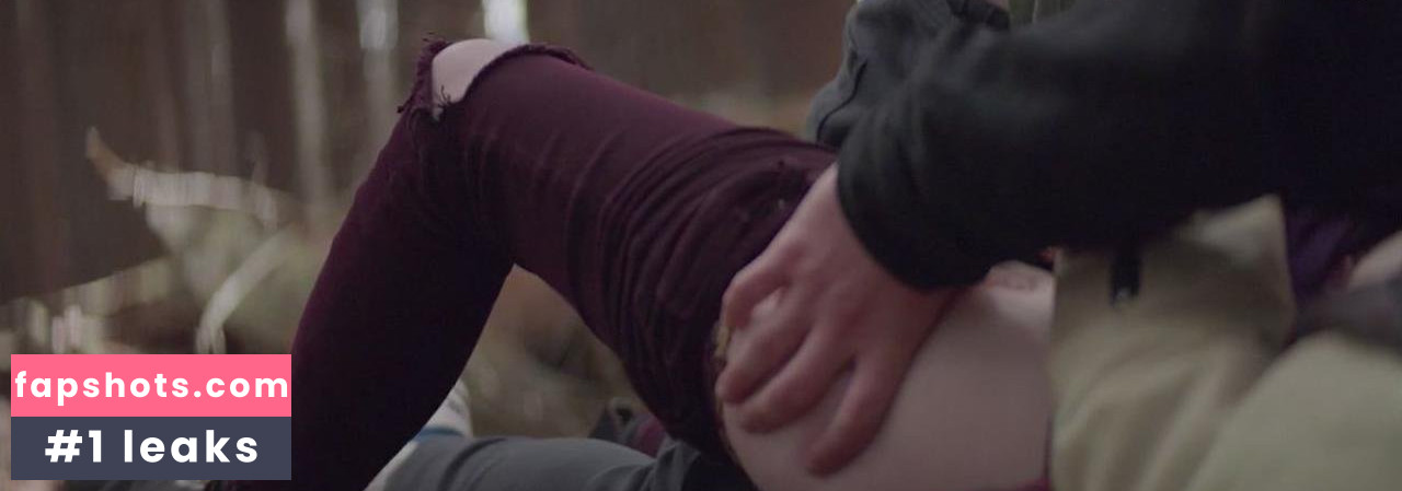 Odessa Young gallery photo #12