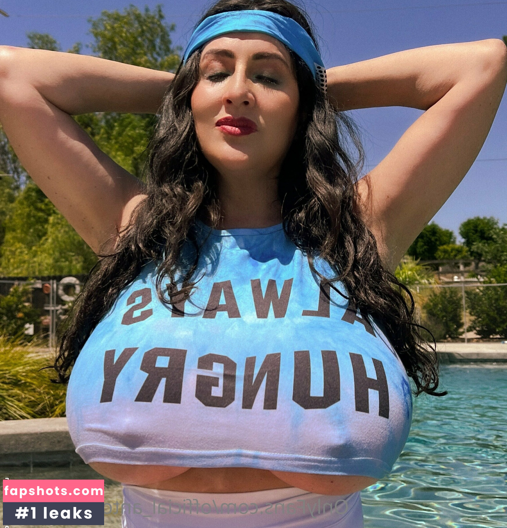 official_antonellakahllo gallery photo #53