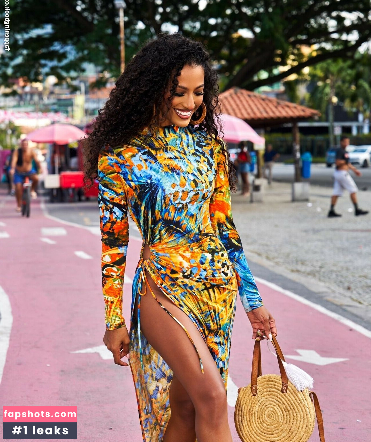 Official Janina gallery photo #12