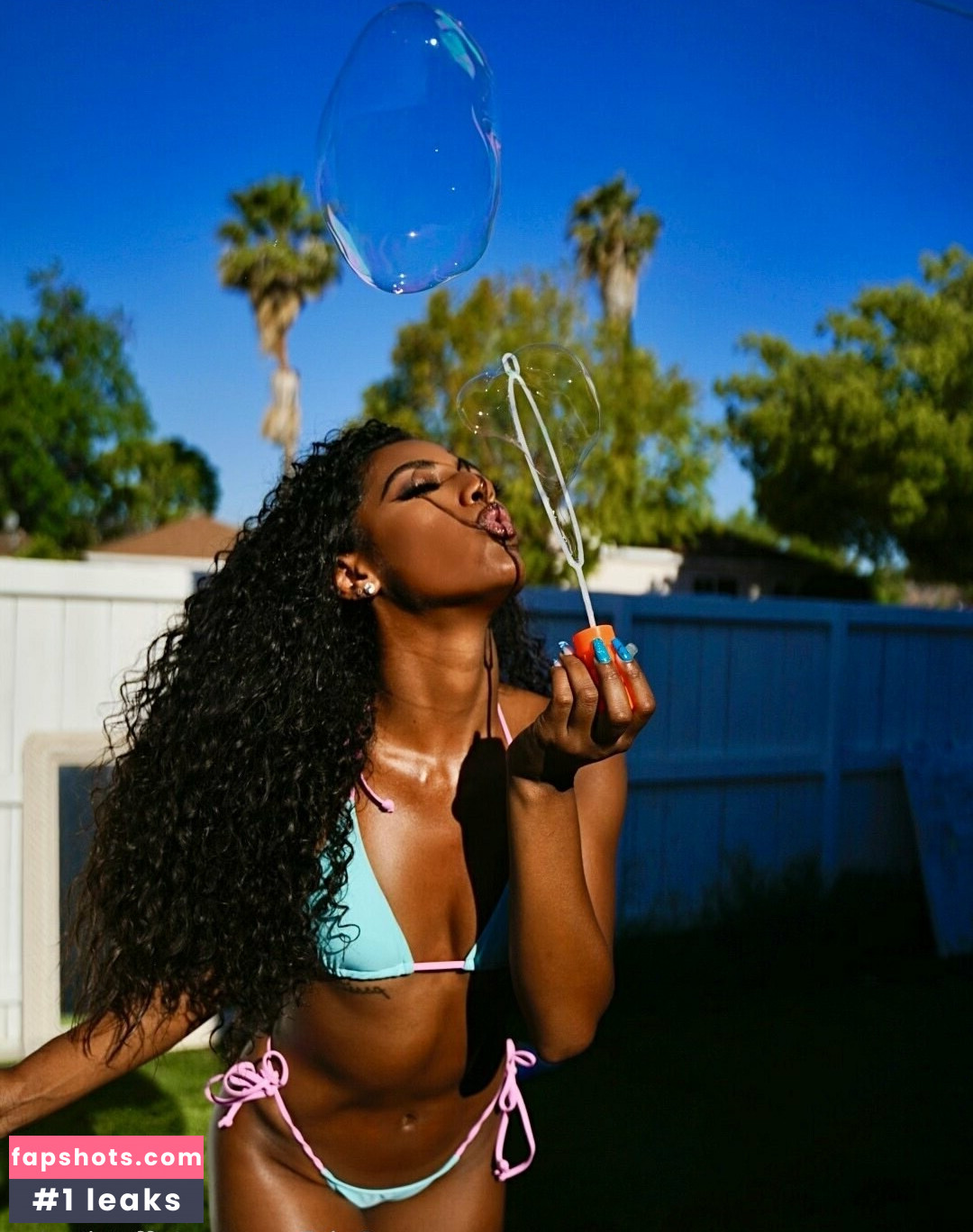 Official Janina gallery photo #38