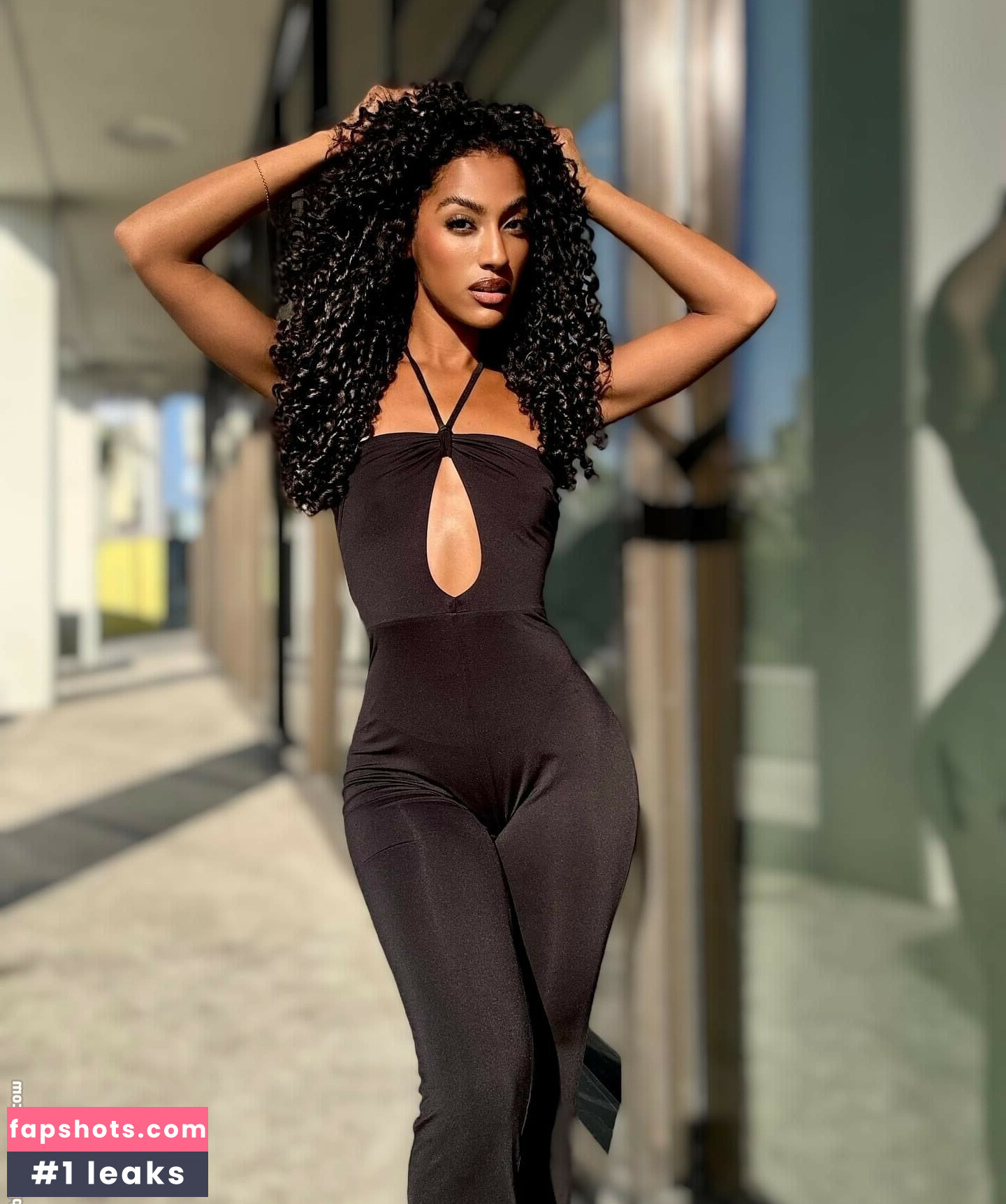 Official Janina gallery photo #7