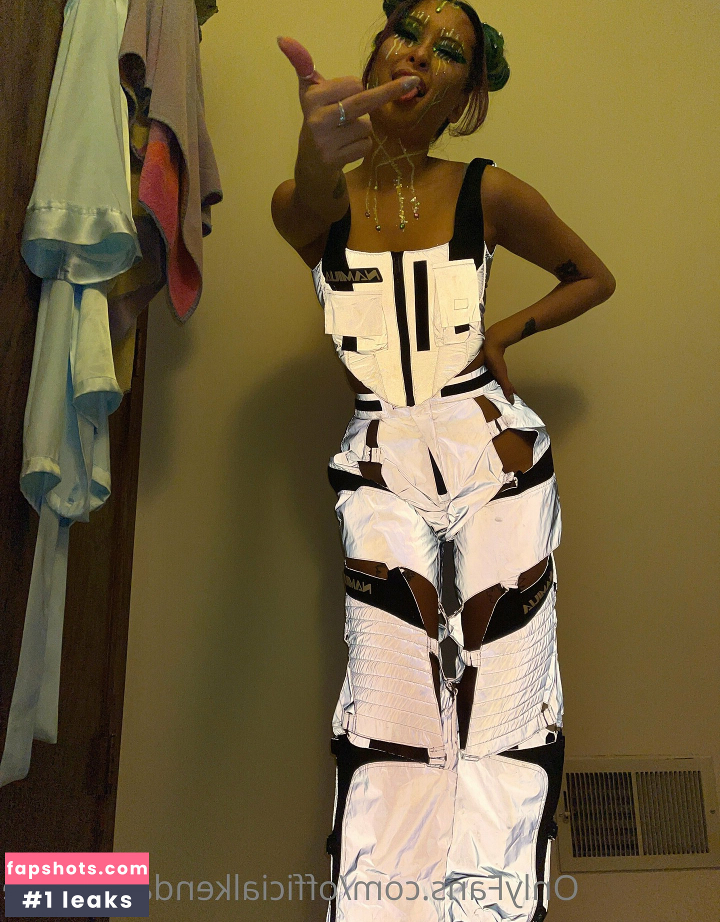 officialkendamababe gallery photo #37