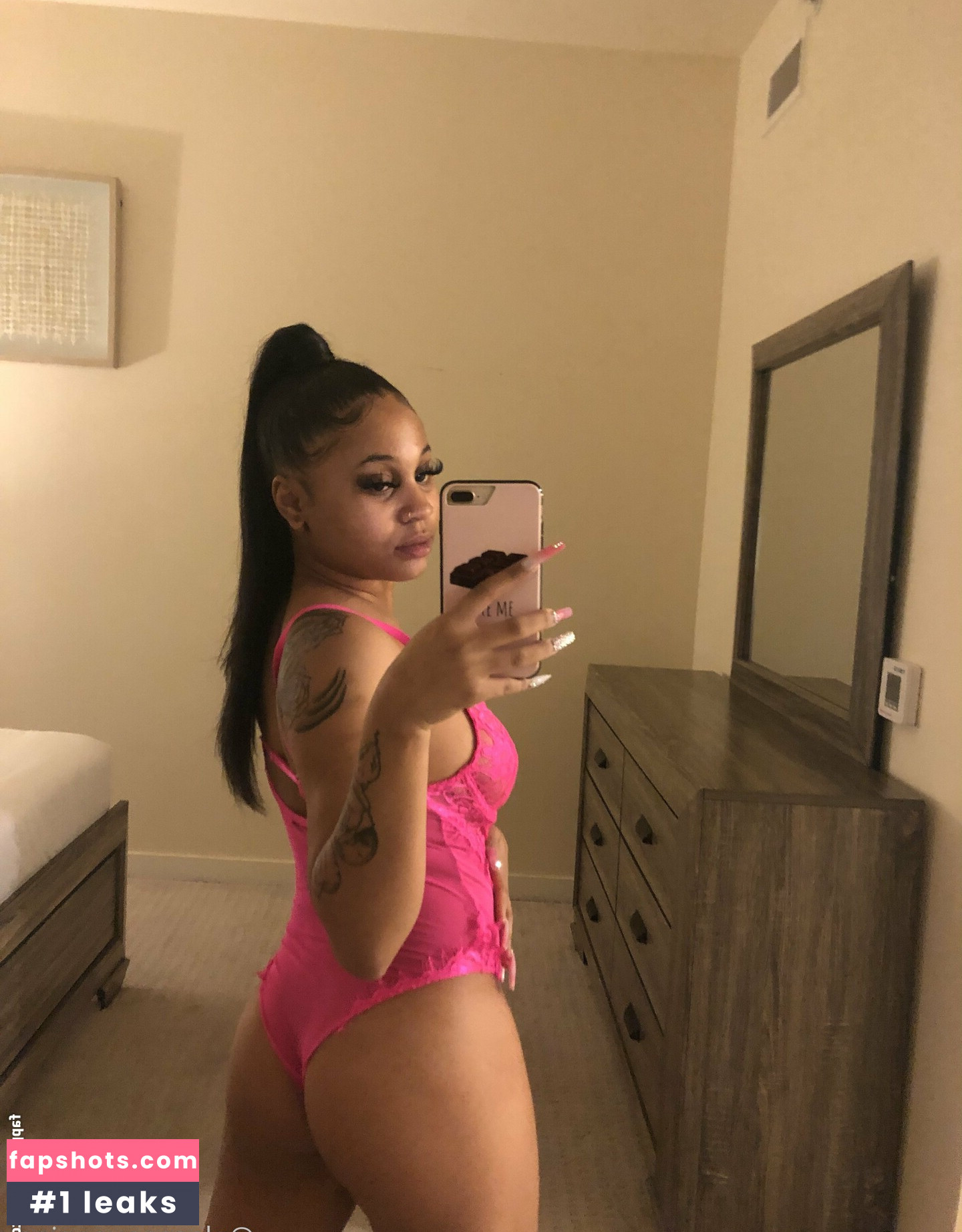 officiallyariaa gallery photo #12