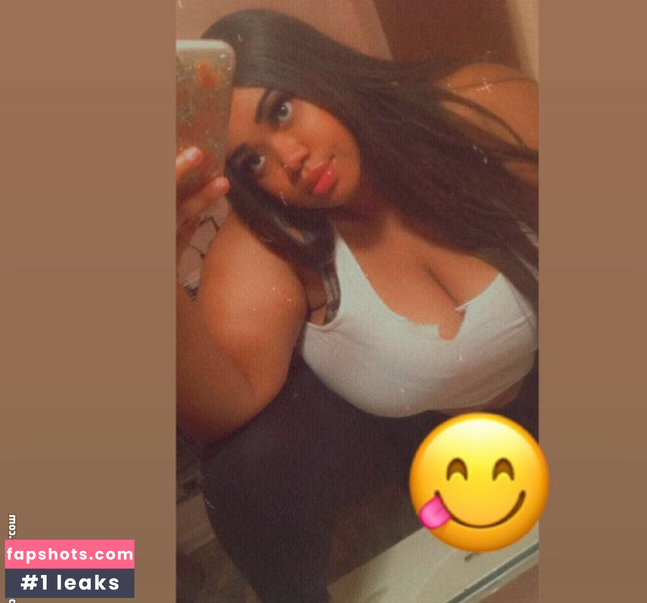 Officialmonaiii Filtración Desnuda OnlyFans Foto #2 - Fapshots