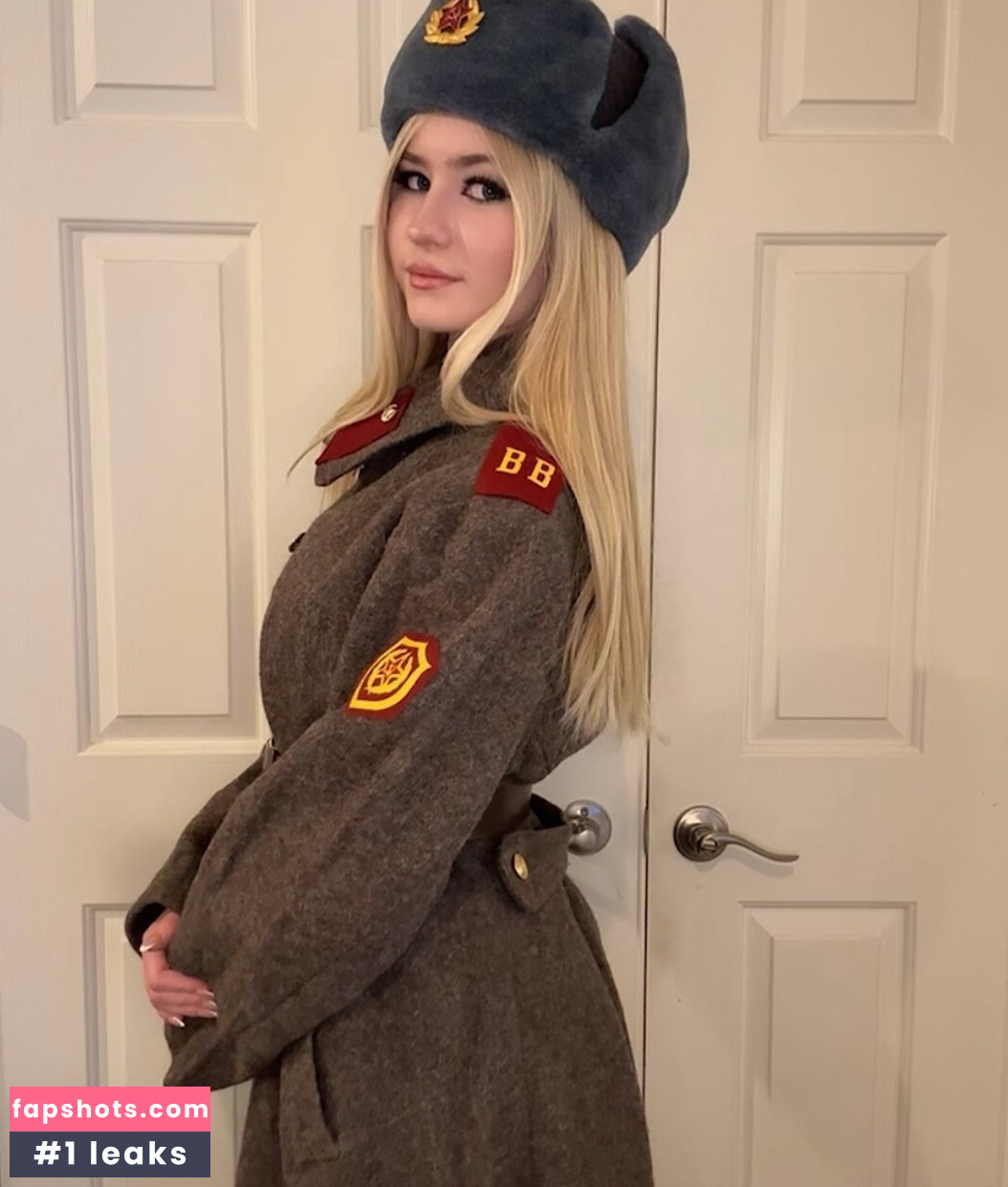 offizieramira gallery photo #5