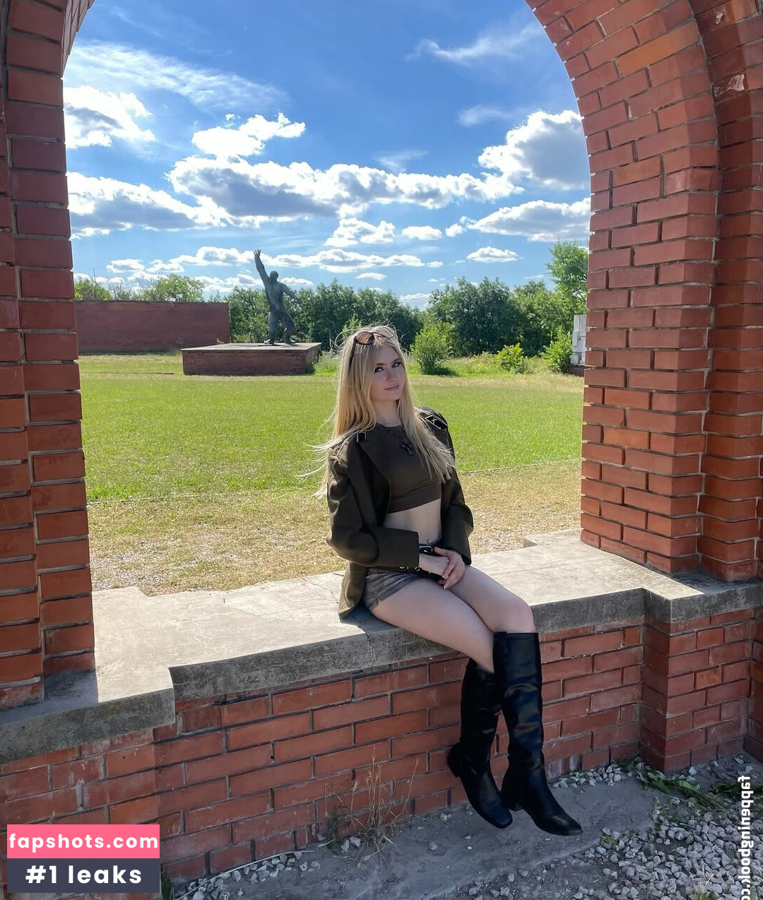 offizieramira gallery photo #6