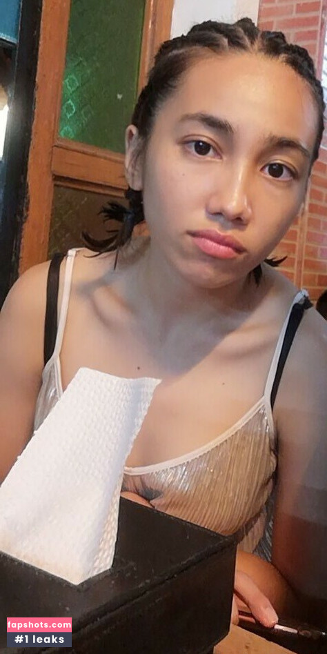 Offlinemandy gallery photo #2