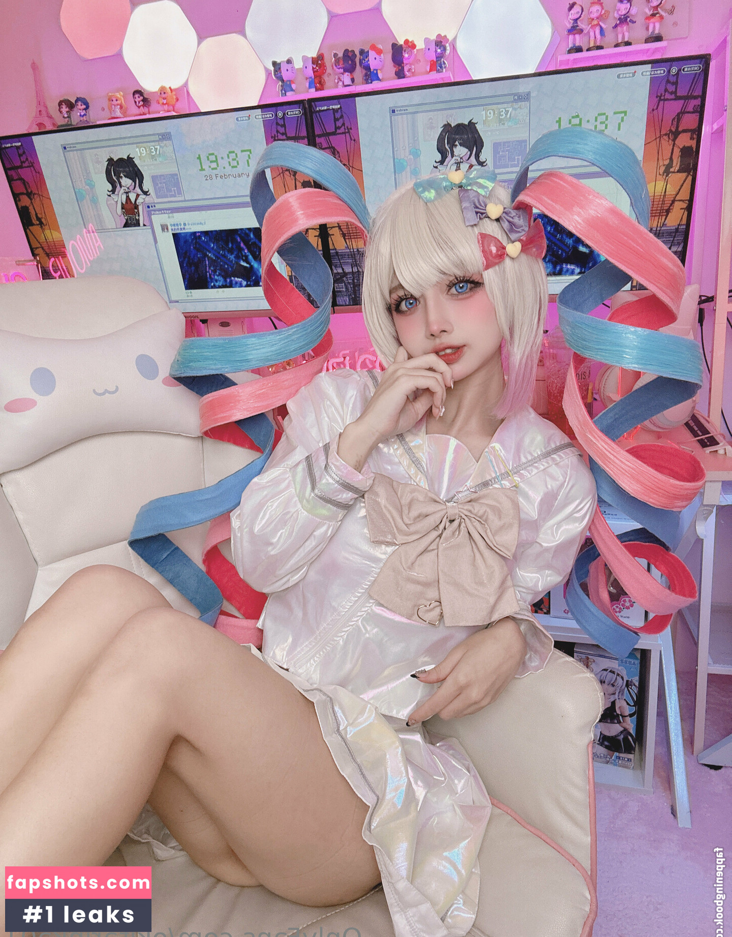 Okita Rinka gallery photo #40