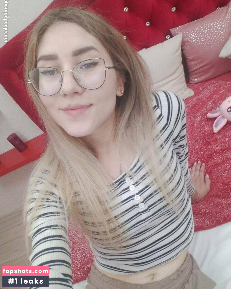 oksanamora nude babe gallery