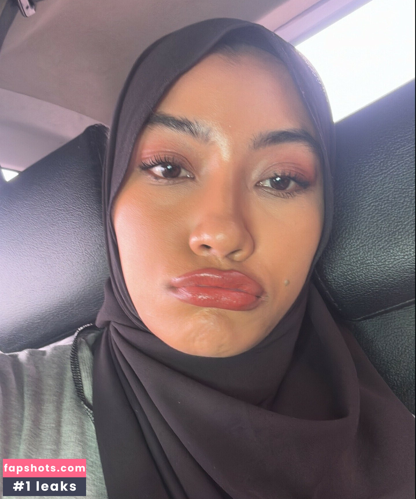 Okyyoliviaa gallery photo #42