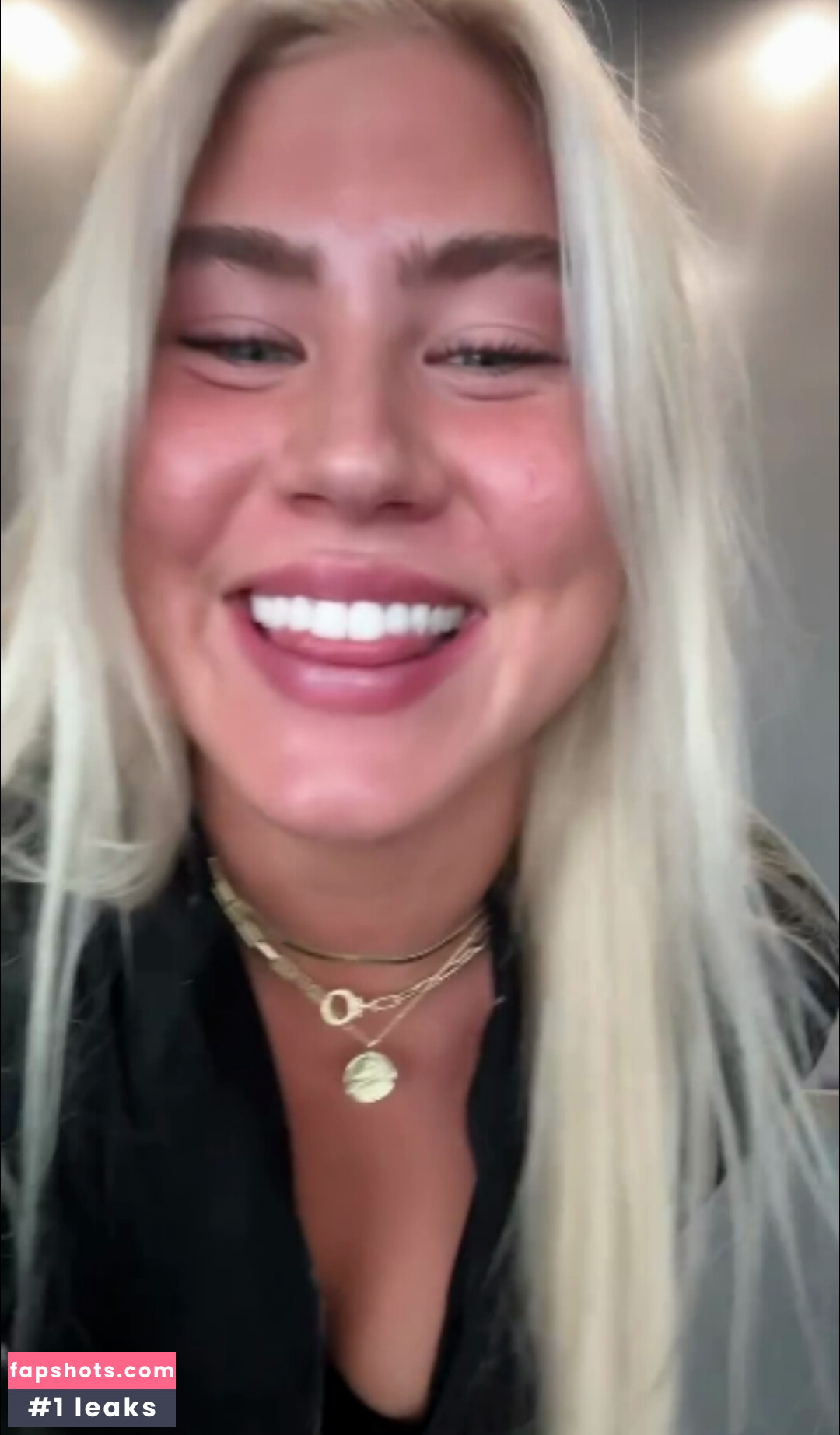 Olena Sadovska gallery photo #31