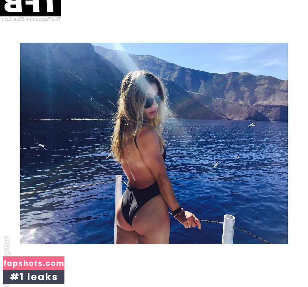 Olesya Rulin nude babe gallery