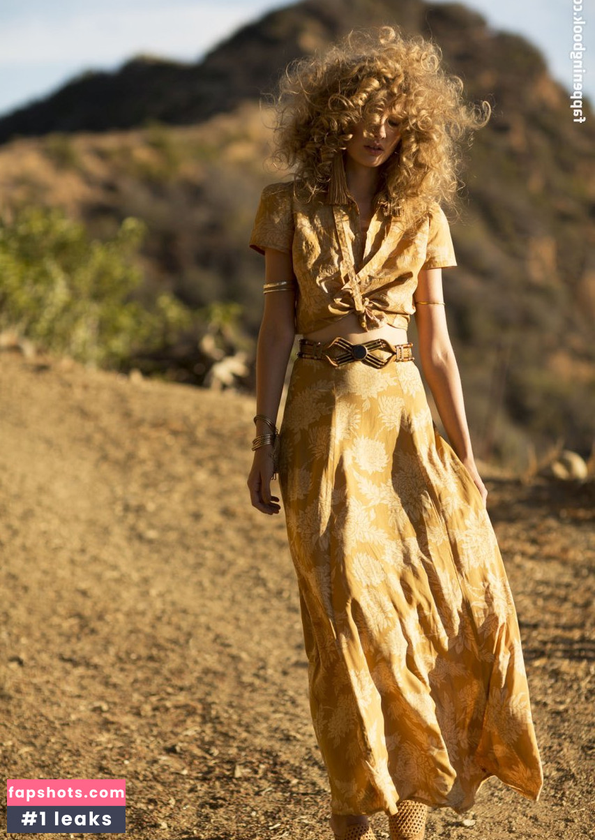 Olga Voronova gallery photo #13