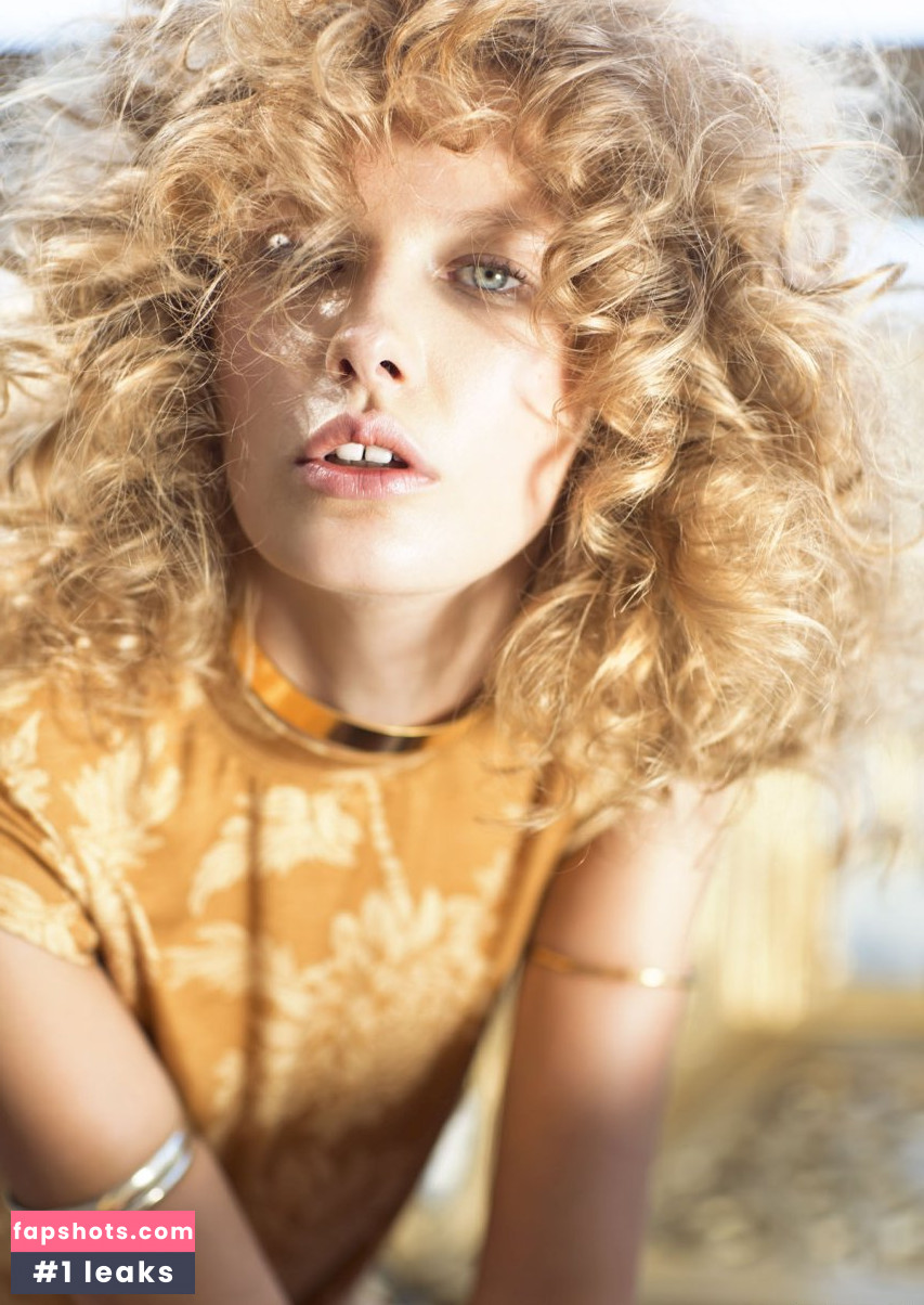 Olga Voronova gallery photo #6