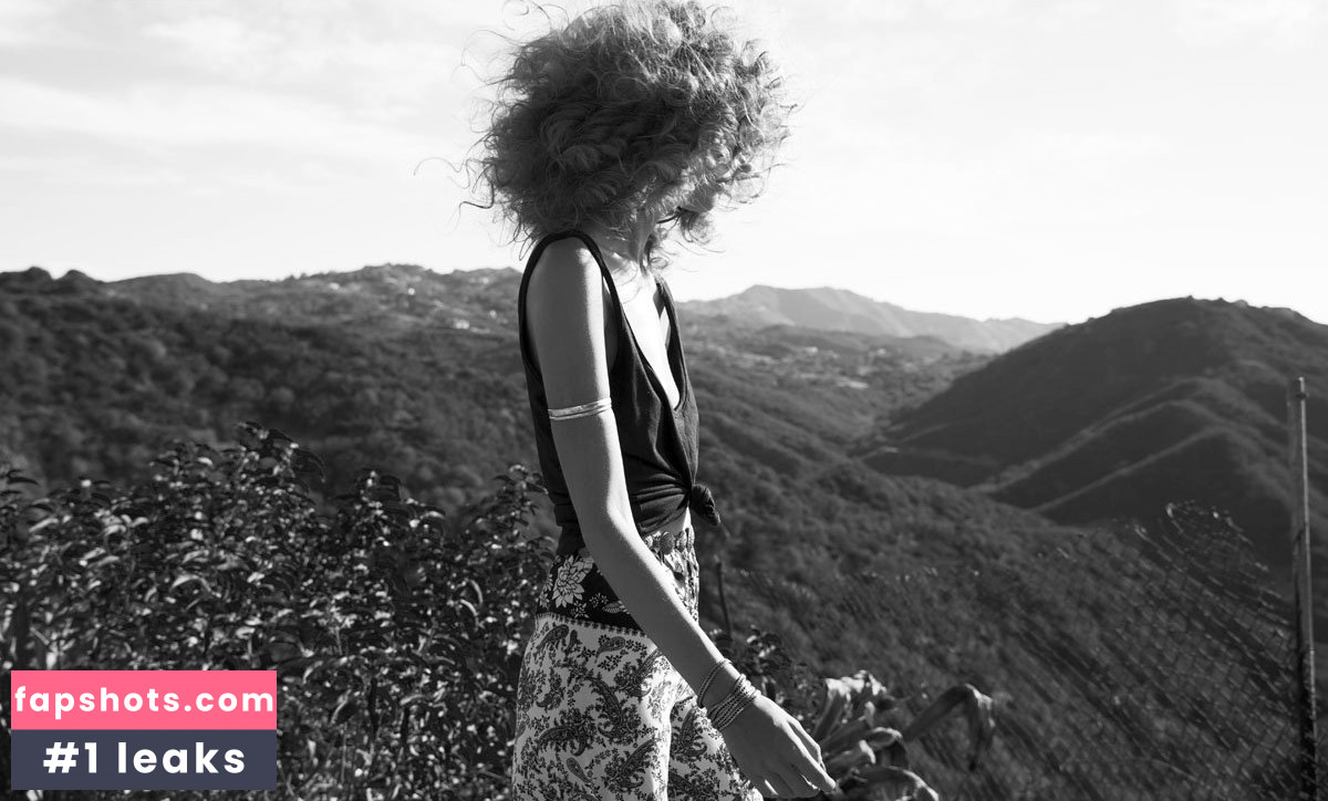 Olga Voronova gallery photo #7