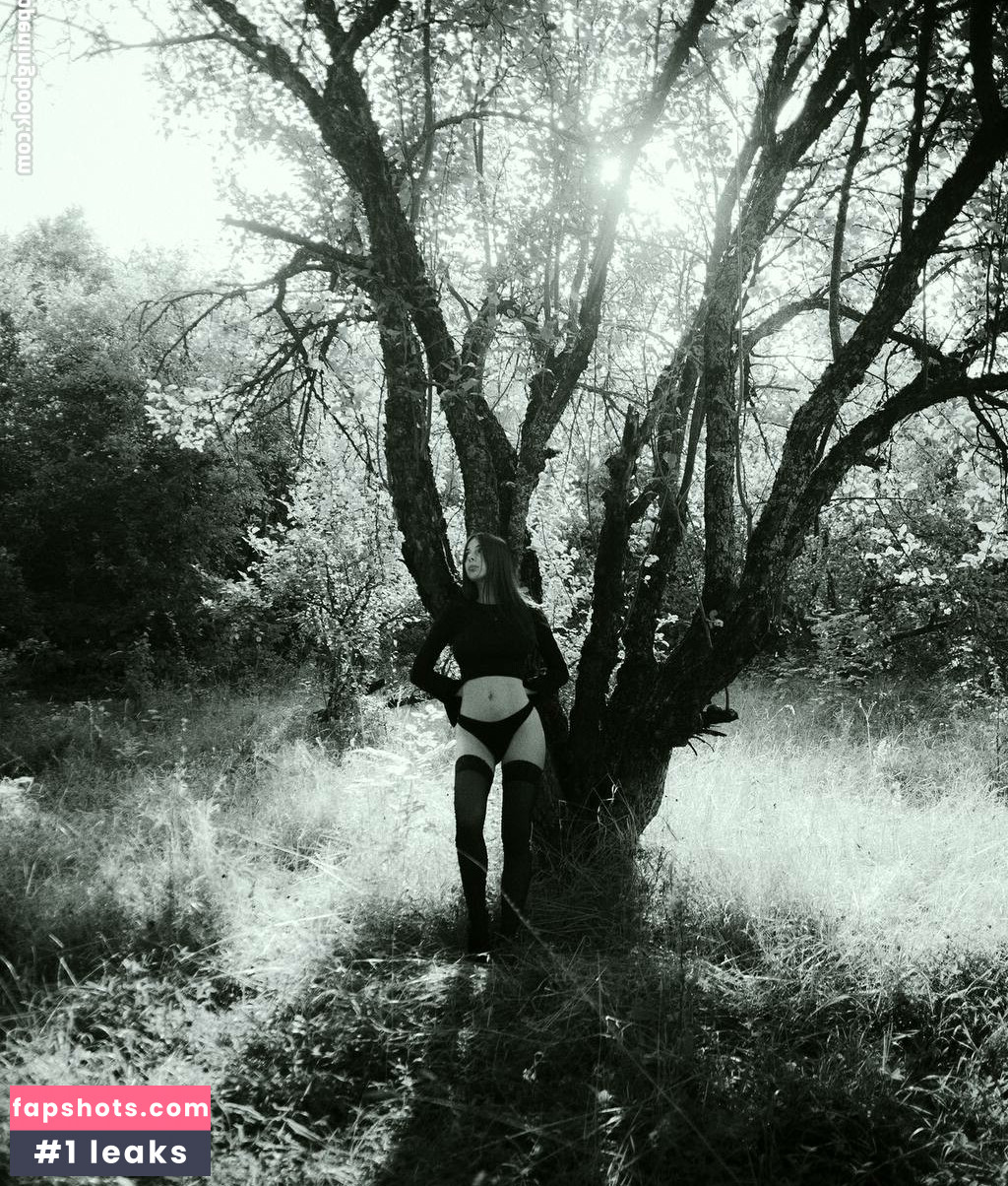 olhiia Nude Leaks OnlyFans Photos #11 - Fapshots