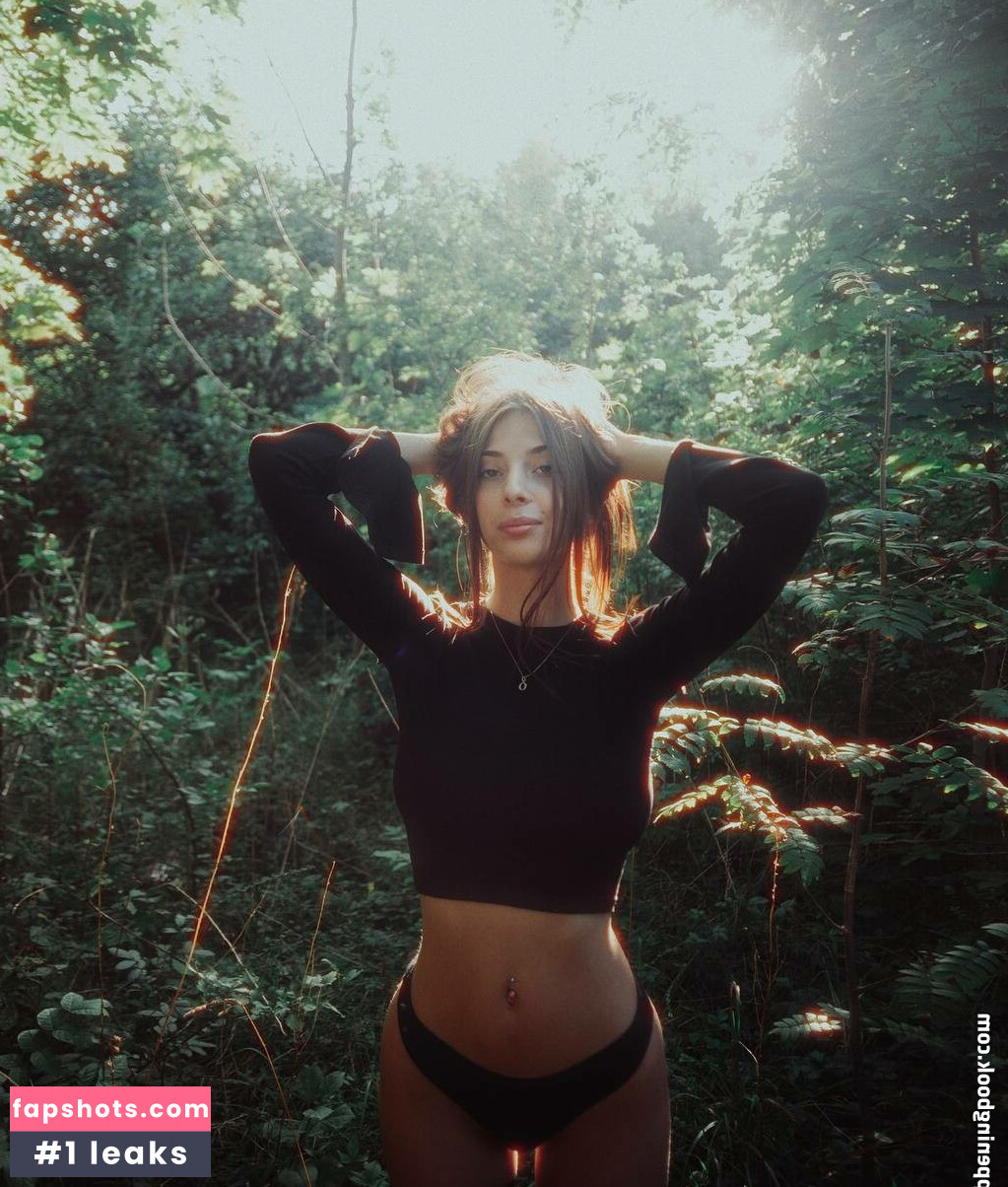 olhiia Nude Leaks OnlyFans Photos #7 - Fapshots