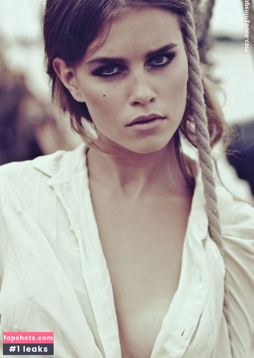 Olivia Aarnio gallery photo #12