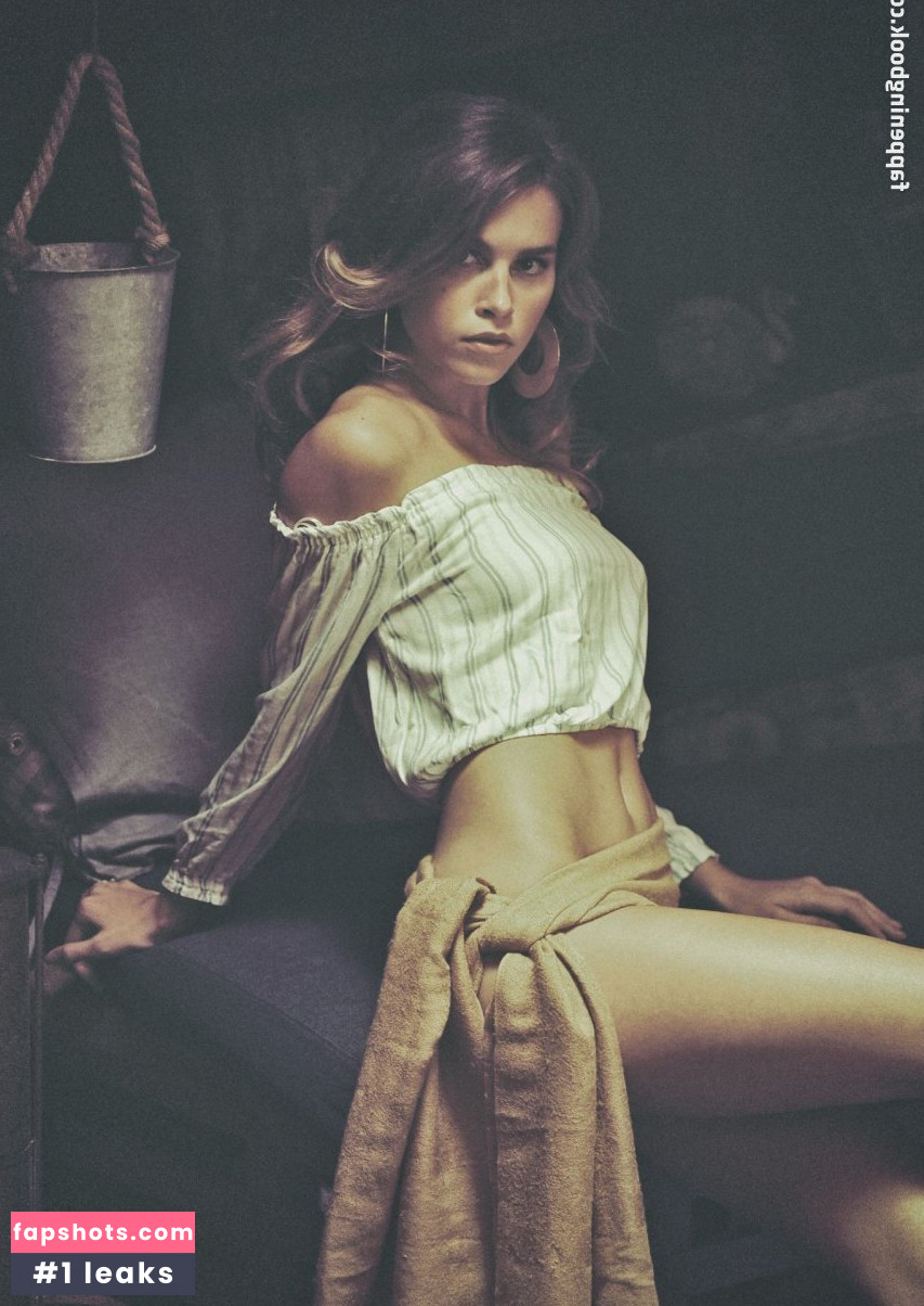 Olivia Aarnio gallery photo #7