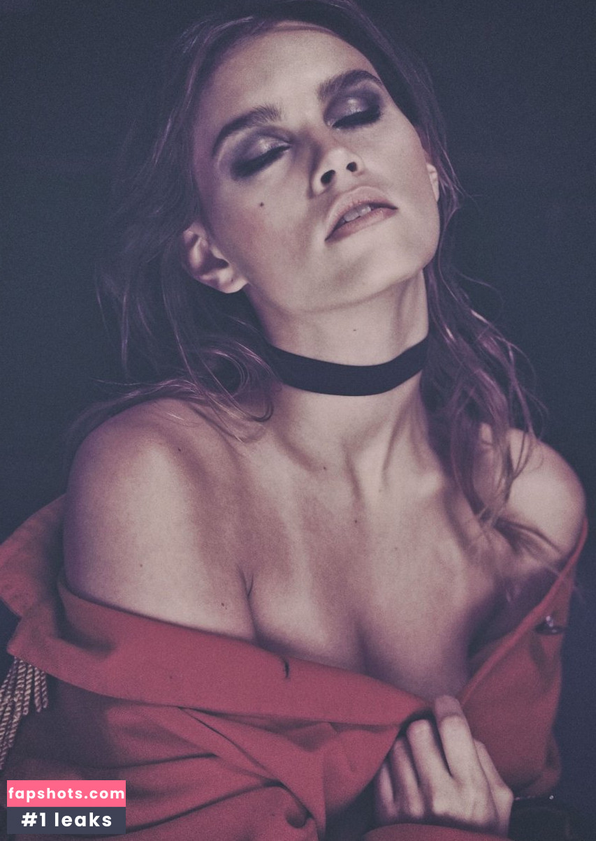 Olivia Aarnio gallery photo #9