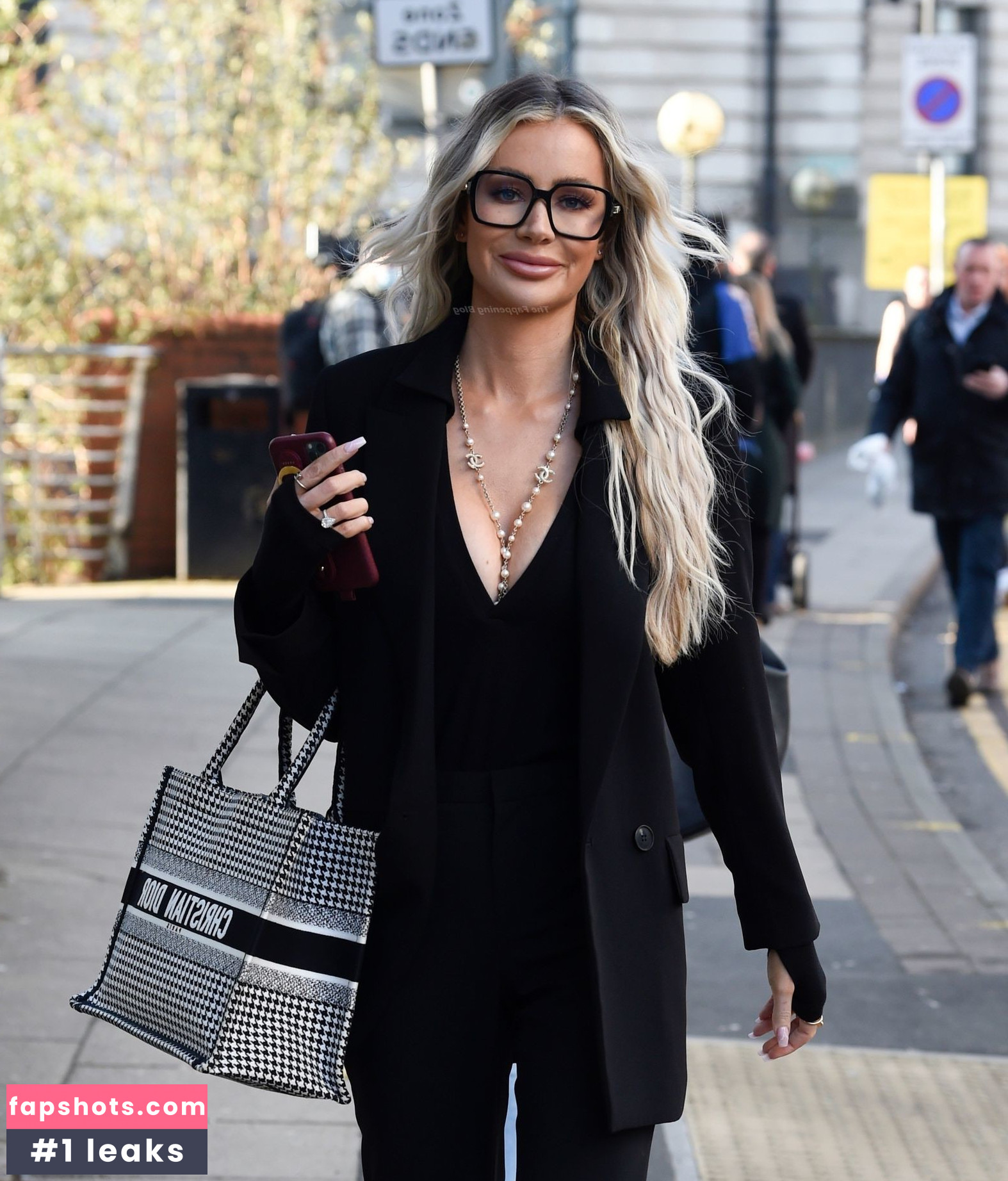Olivia Attwood gallery photo #121