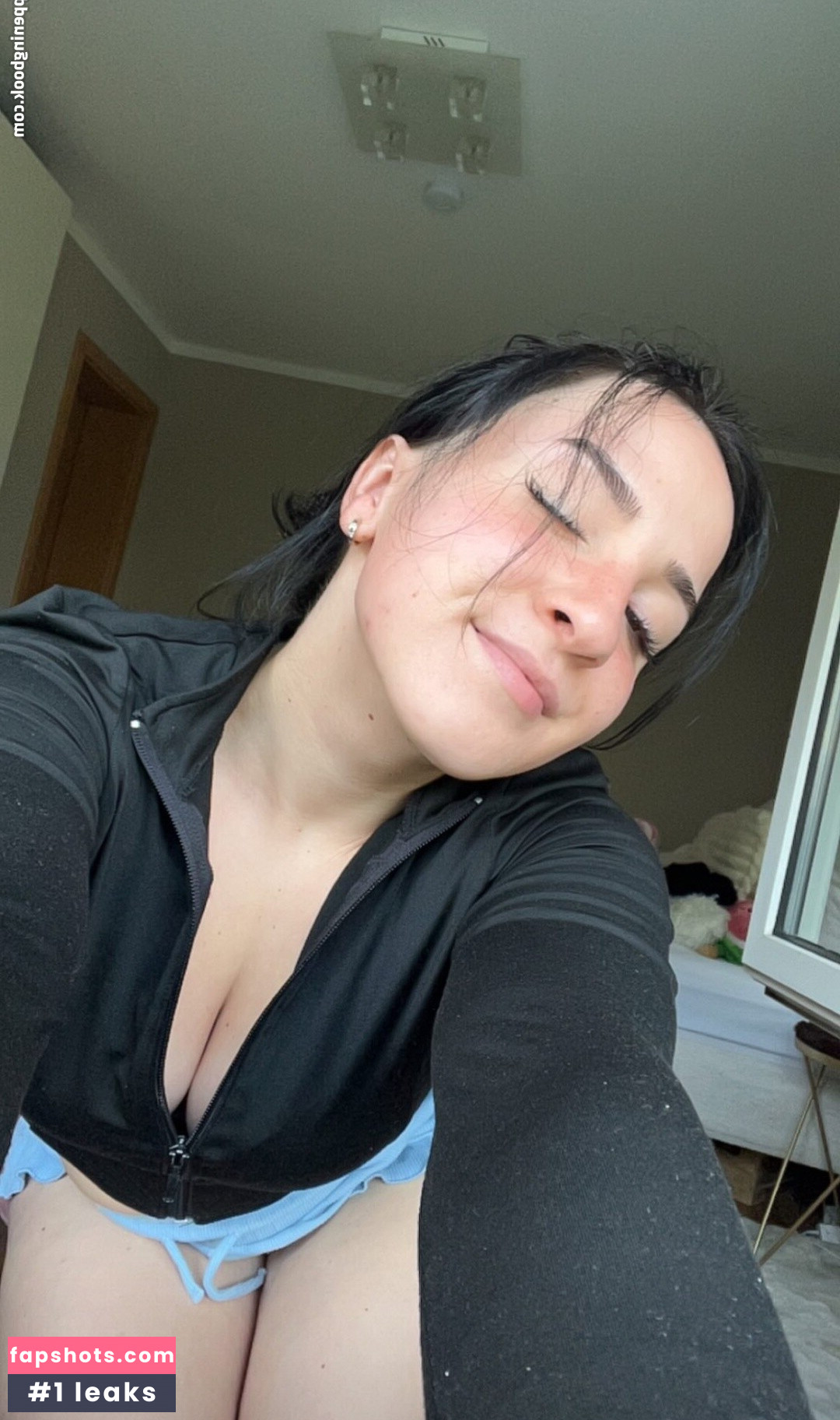 Olivia Clarks gallery photo #8