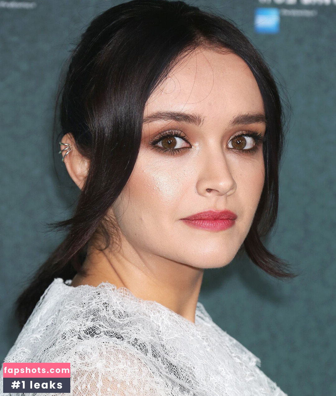 Olivia Cooke gallery photo #164
