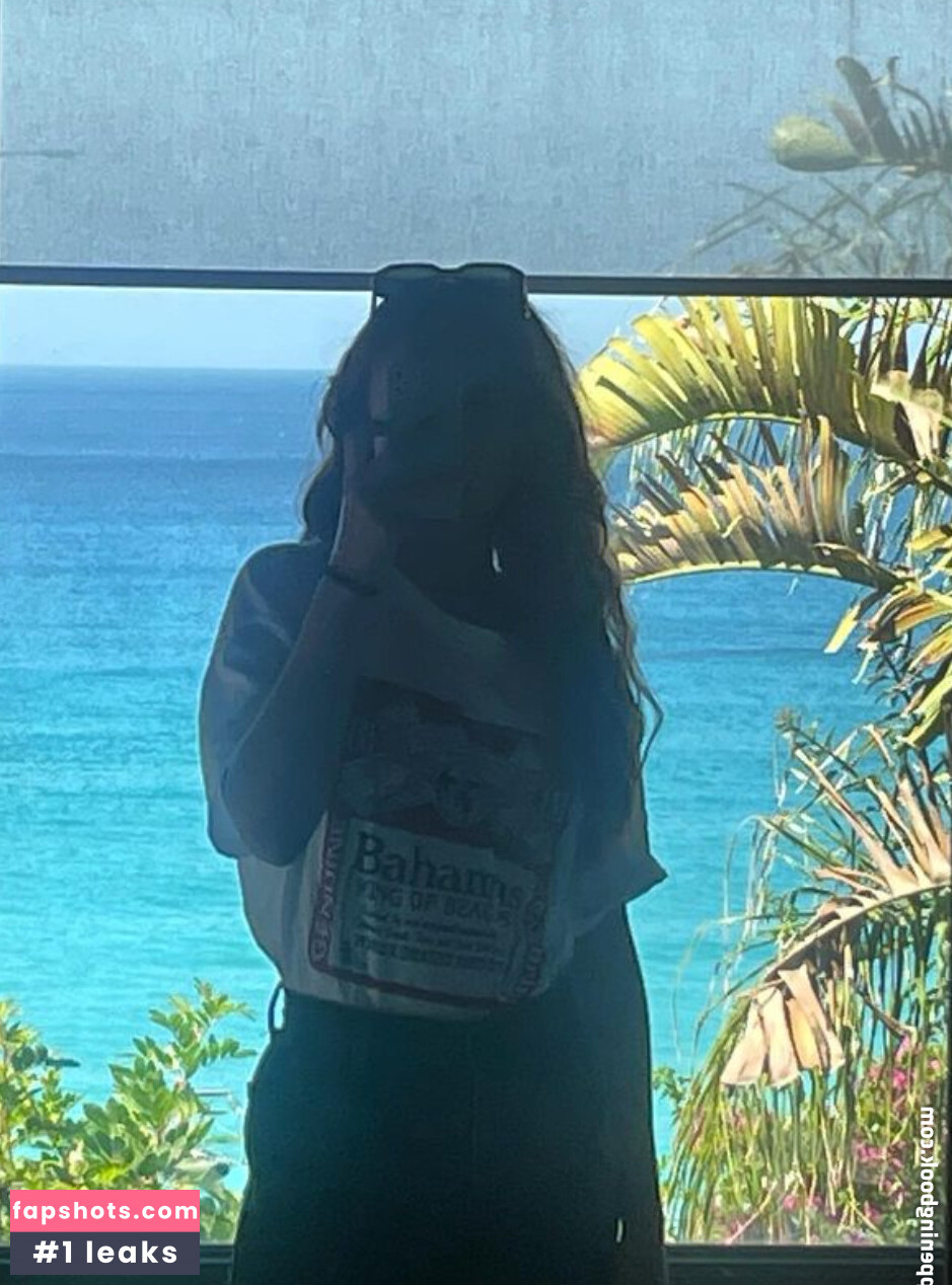 Olivia Cooke gallery photo #173