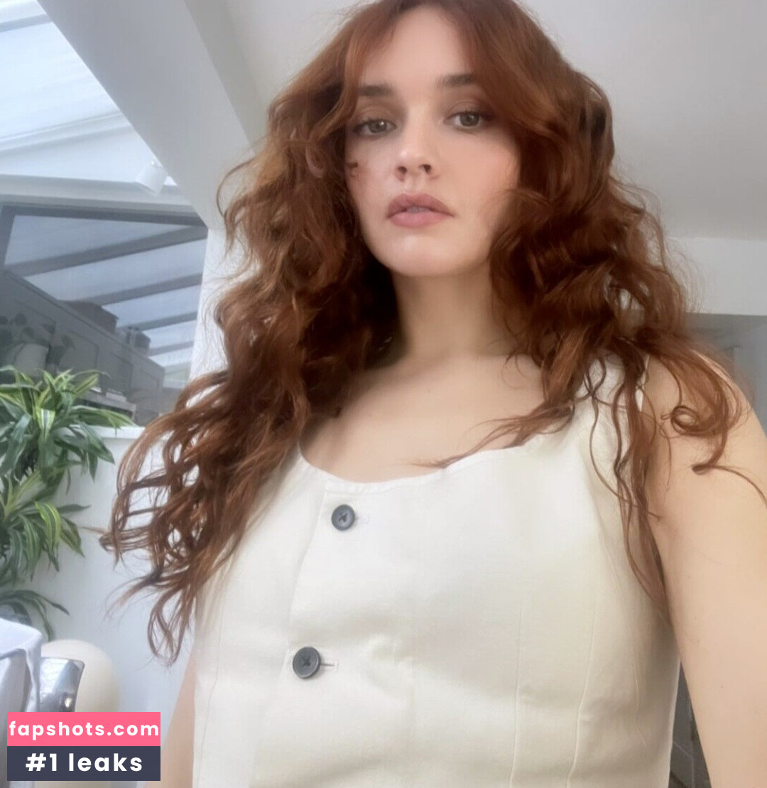 Olivia Cooke gallery photo #175