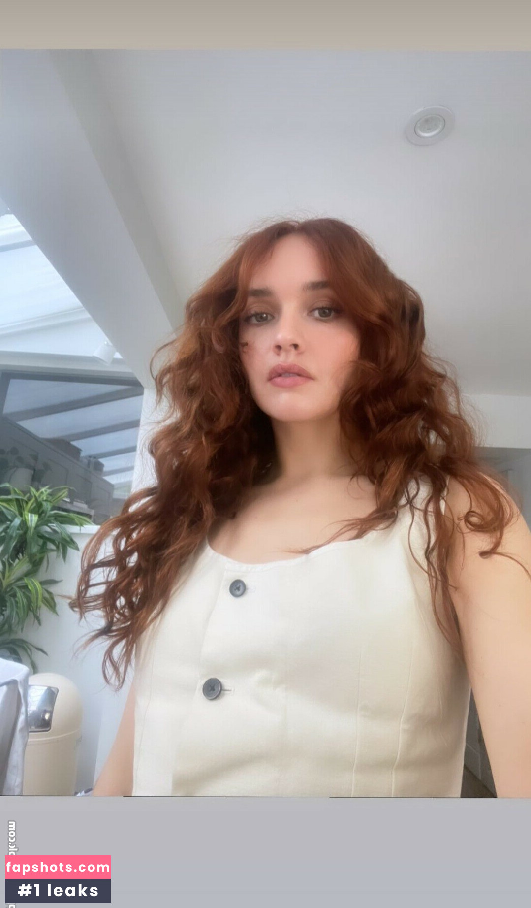 Olivia Cooke gallery photo #176