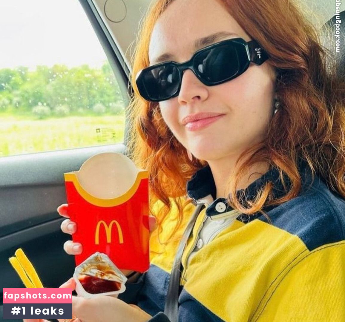 Olivia Cooke gallery photo #197