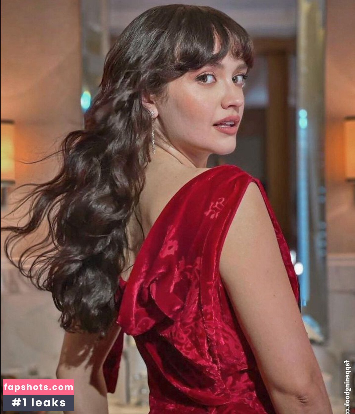 Olivia Cooke gallery photo #319