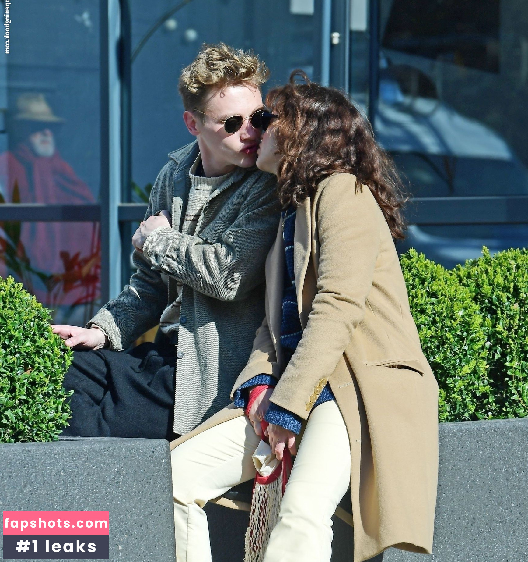 Olivia Cooke gallery photo #377