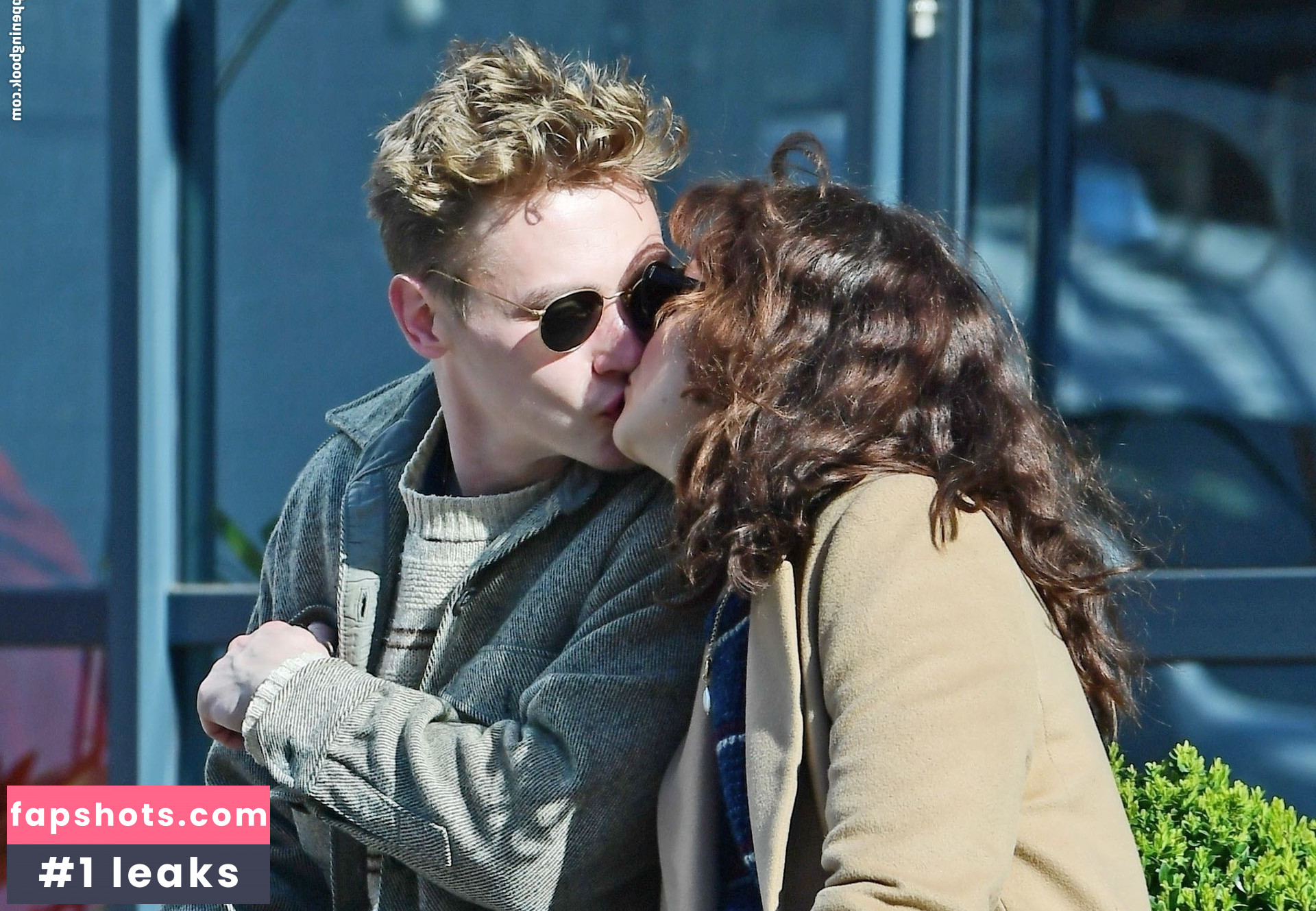 Olivia Cooke gallery photo #379