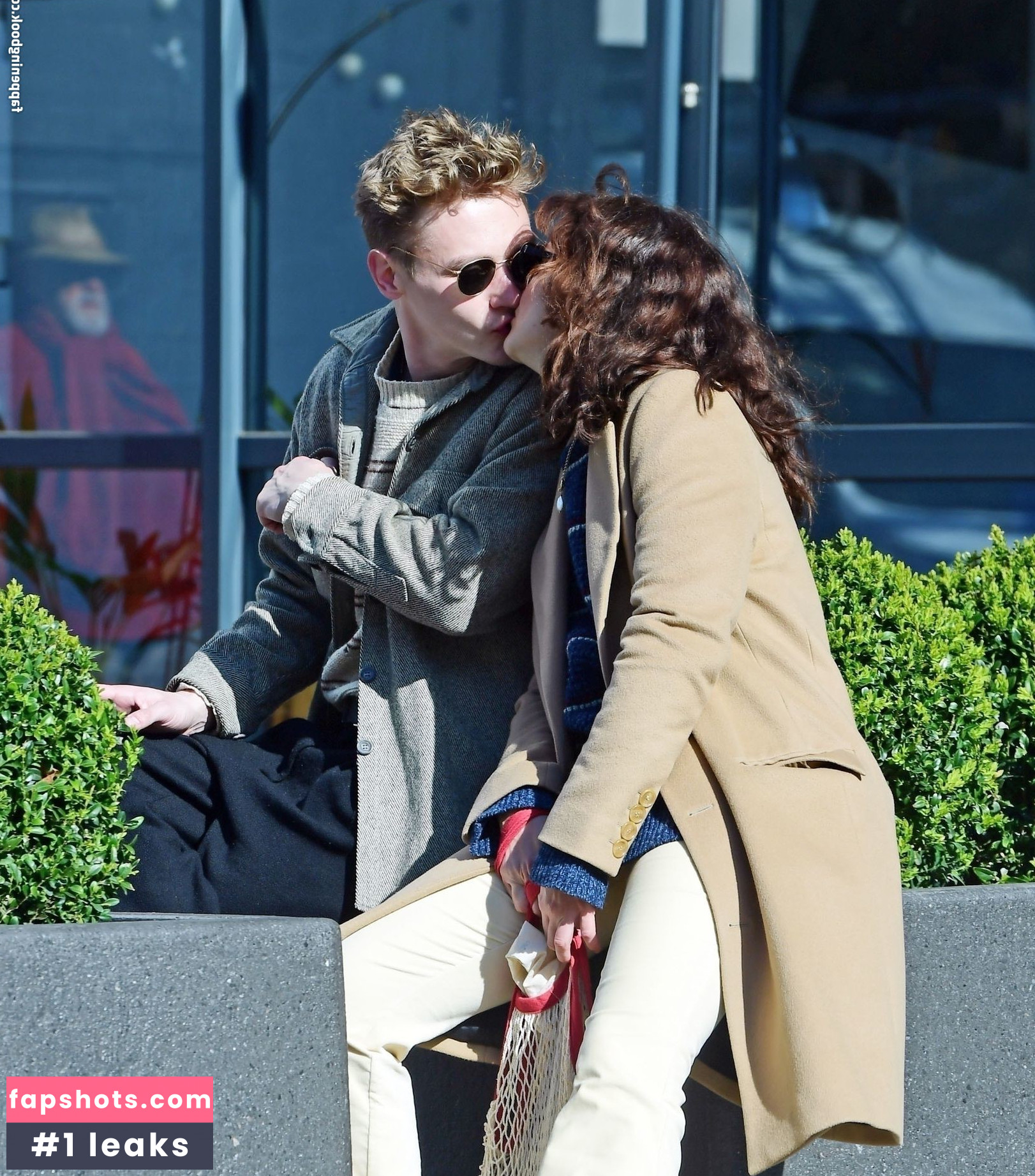 Olivia Cooke gallery photo #380