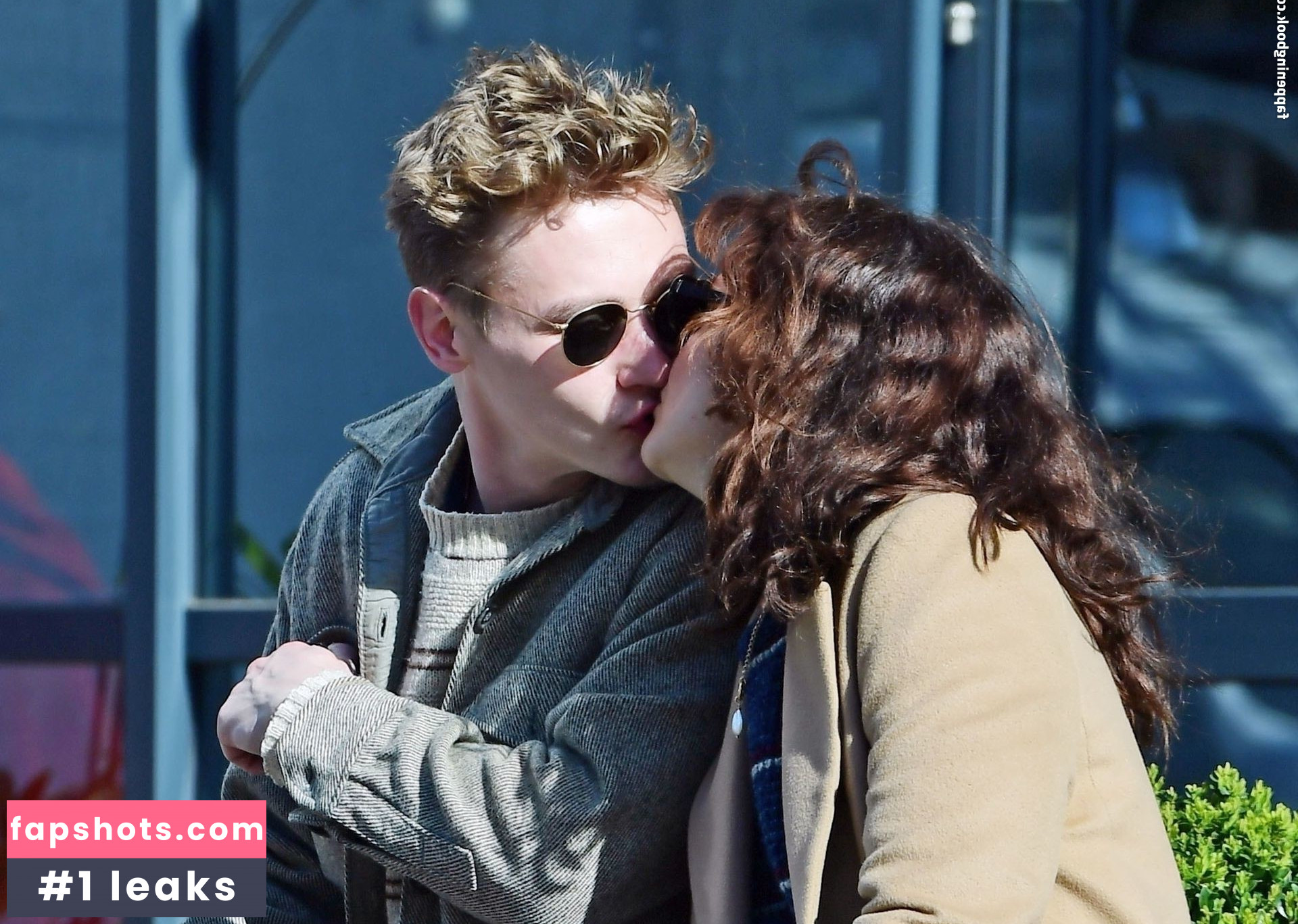 Olivia Cooke gallery photo #381