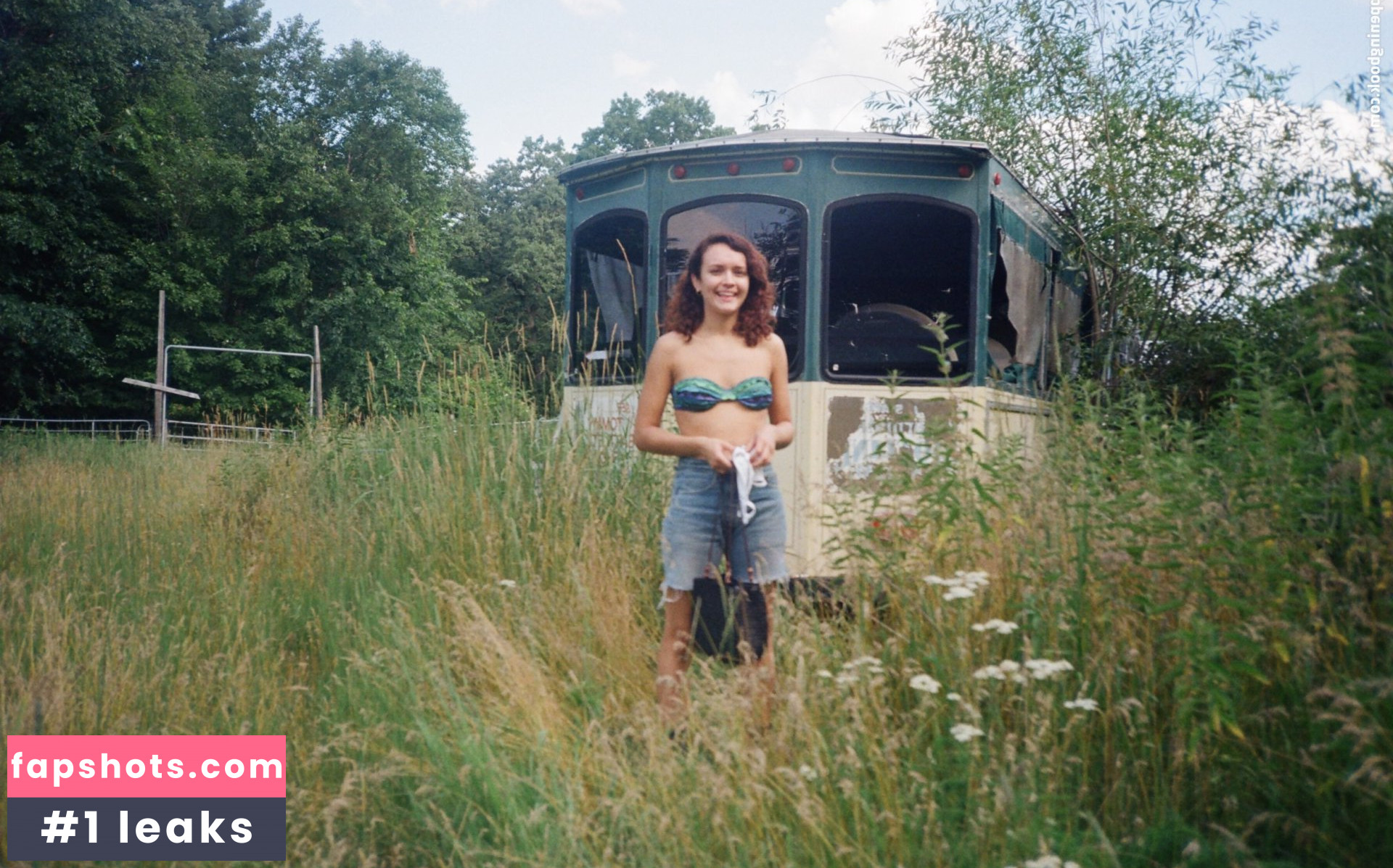 Olivia Cooke gallery photo #419