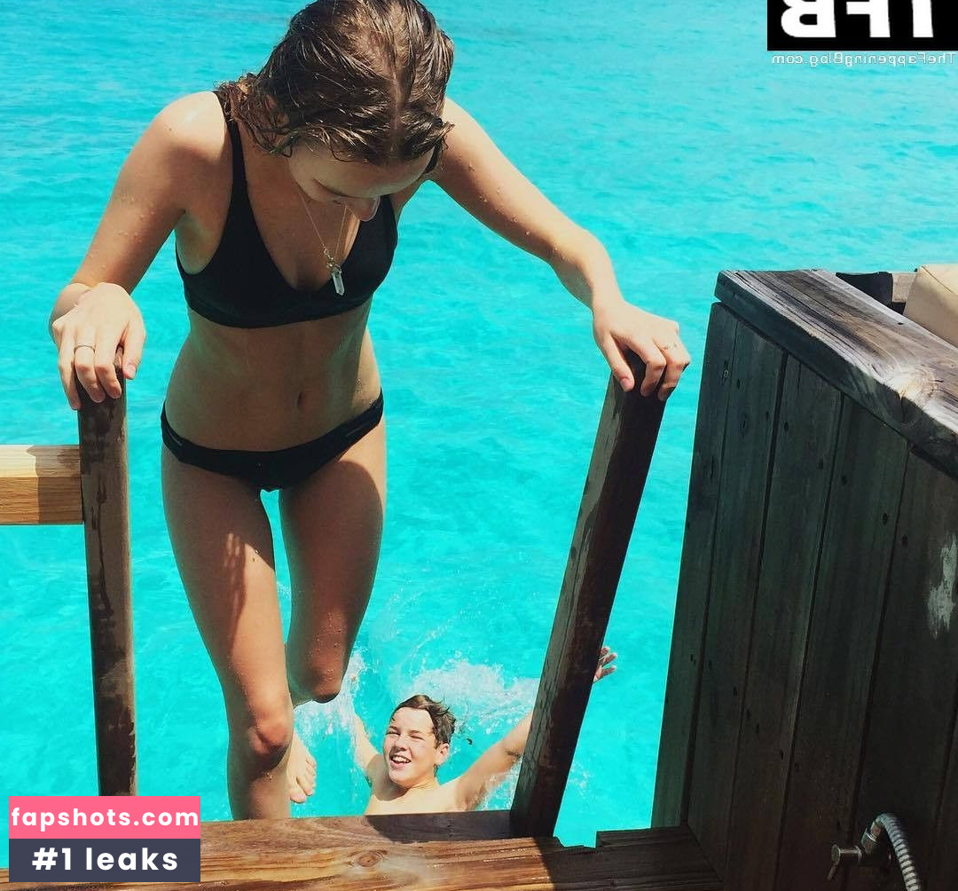 Olivia DeJonge gallery photo #9