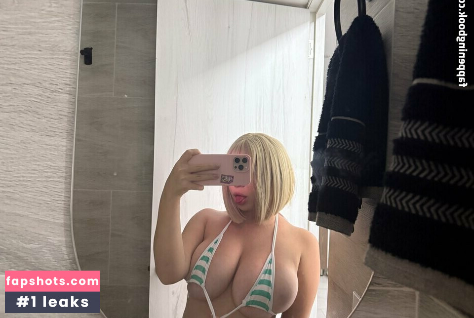 Olivia Elfie gallery photo #16