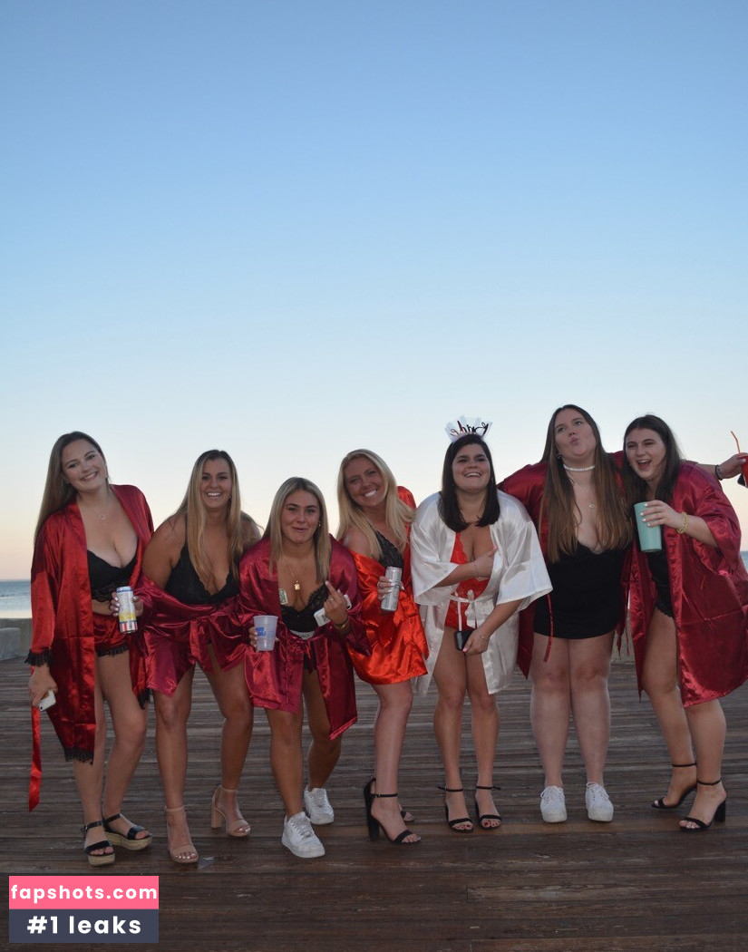 Olivia H gallery photo #34