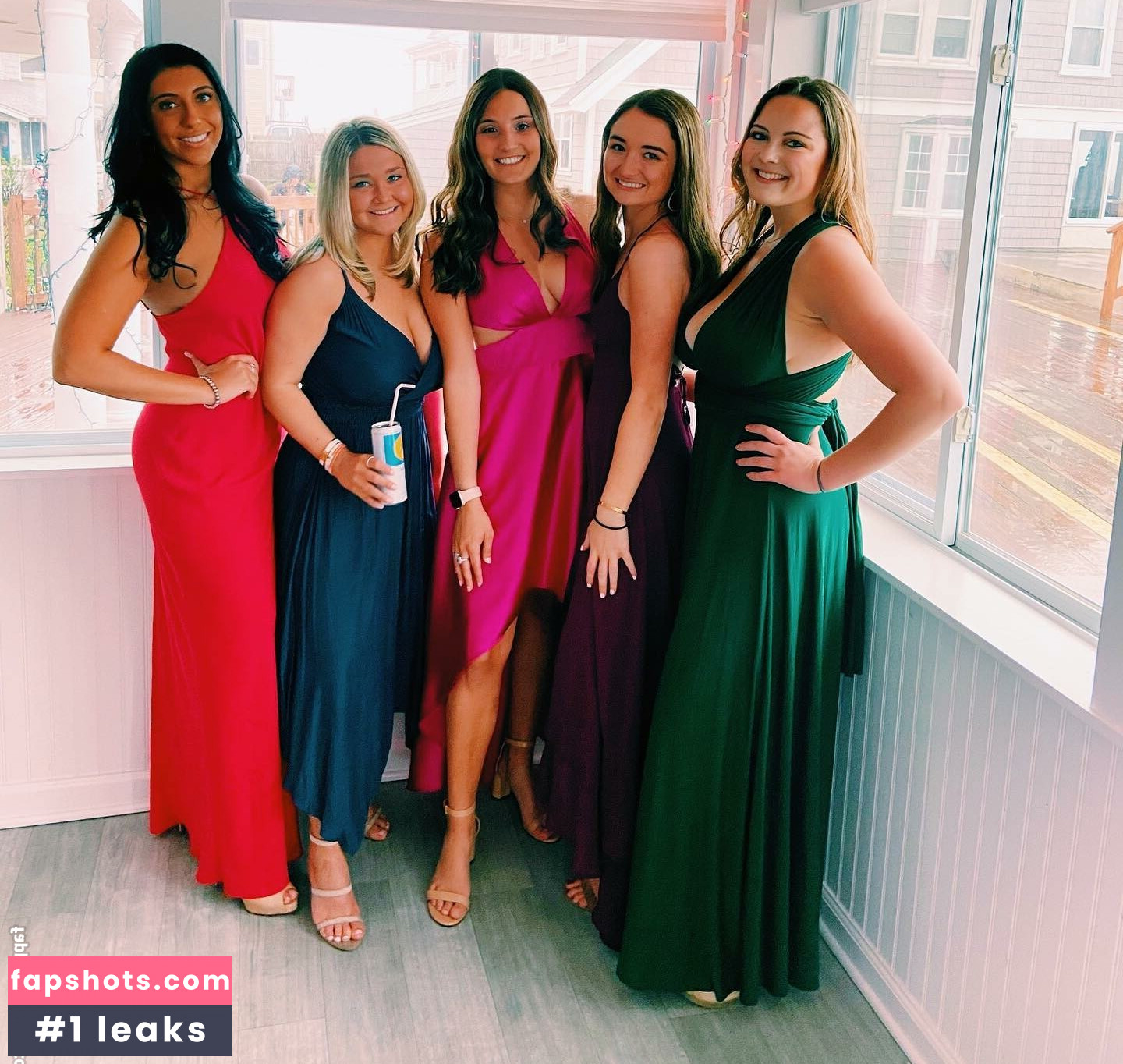 Olivia H gallery photo #8