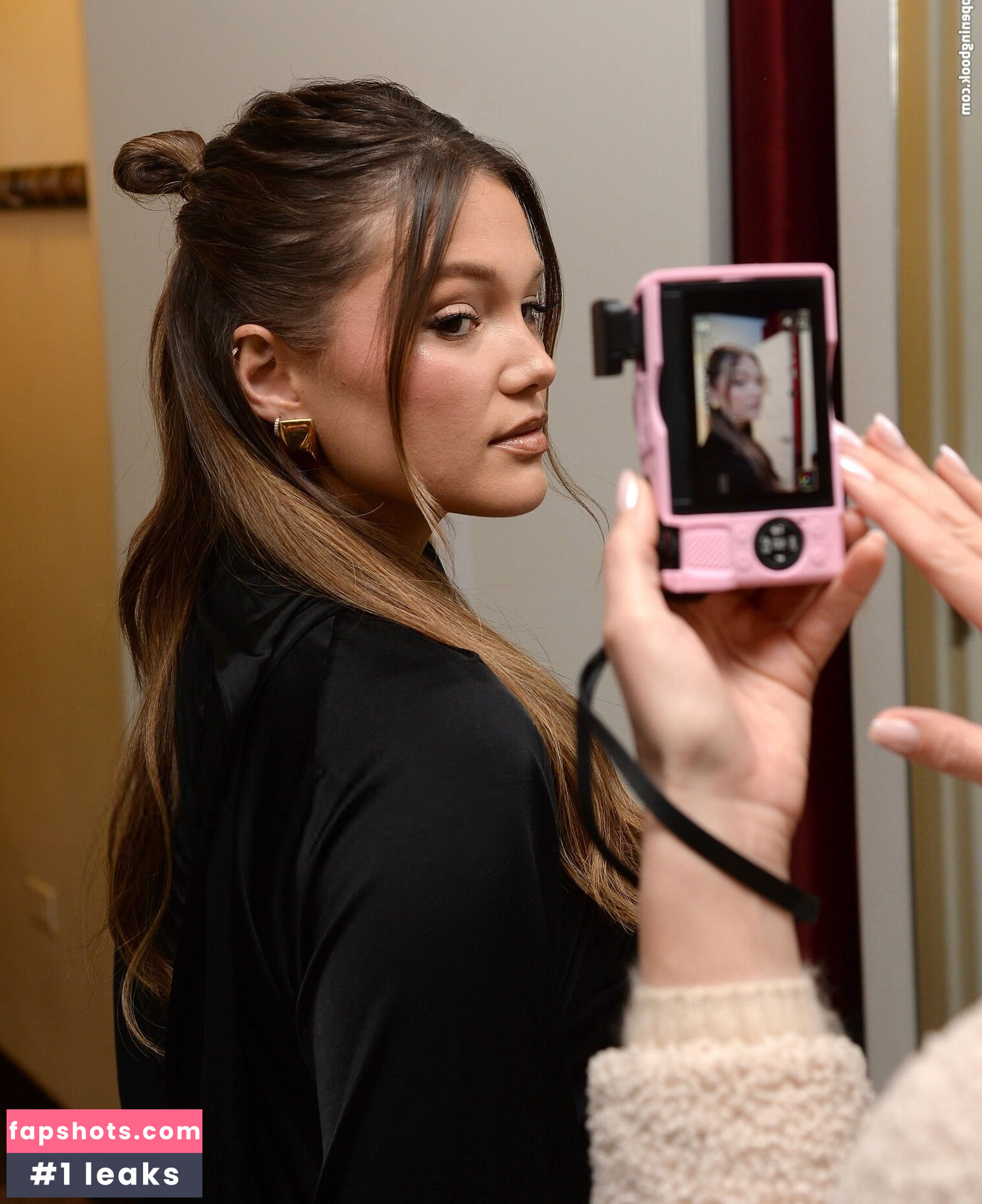 Olivia Holt gallery photo #11