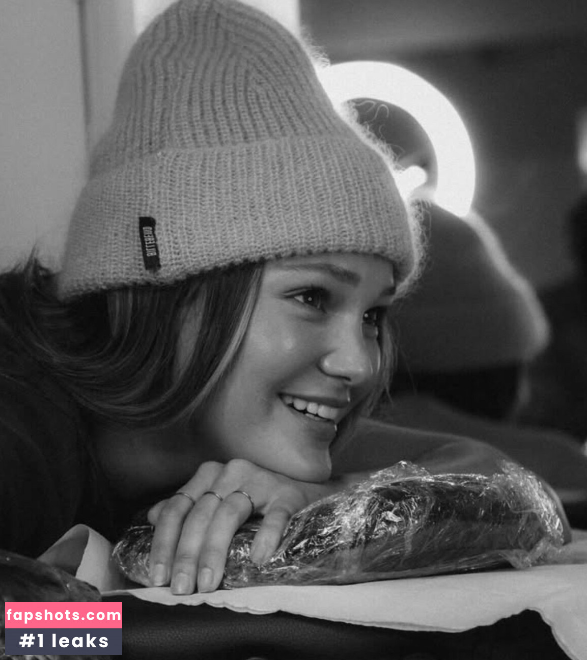 Olivia Holt gallery photo #106