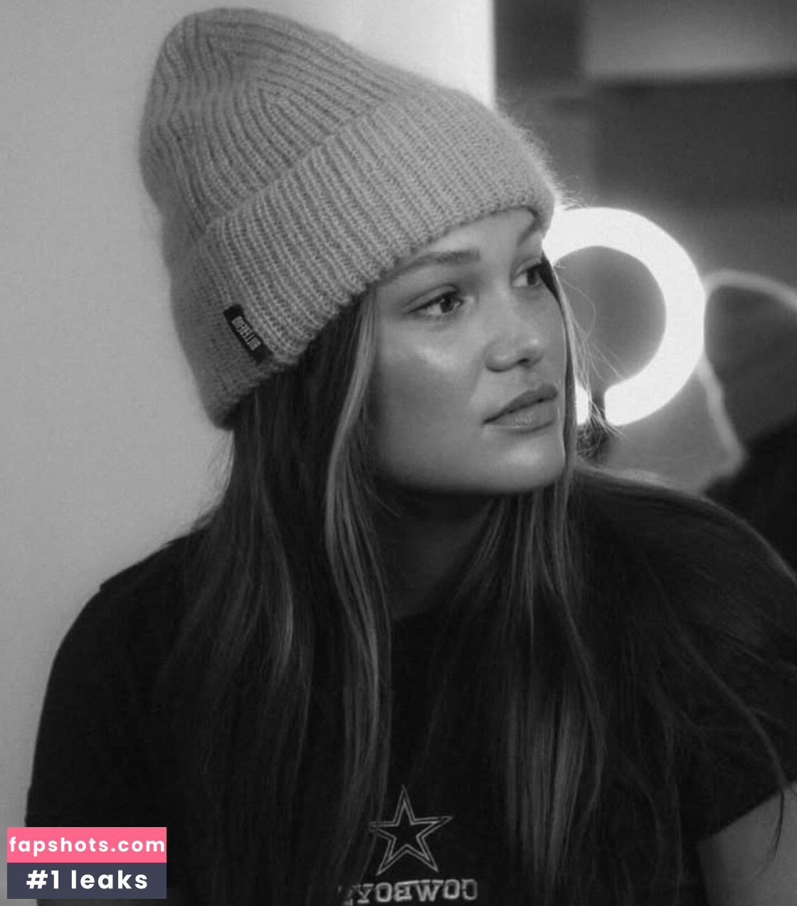 Olivia Holt gallery photo #111