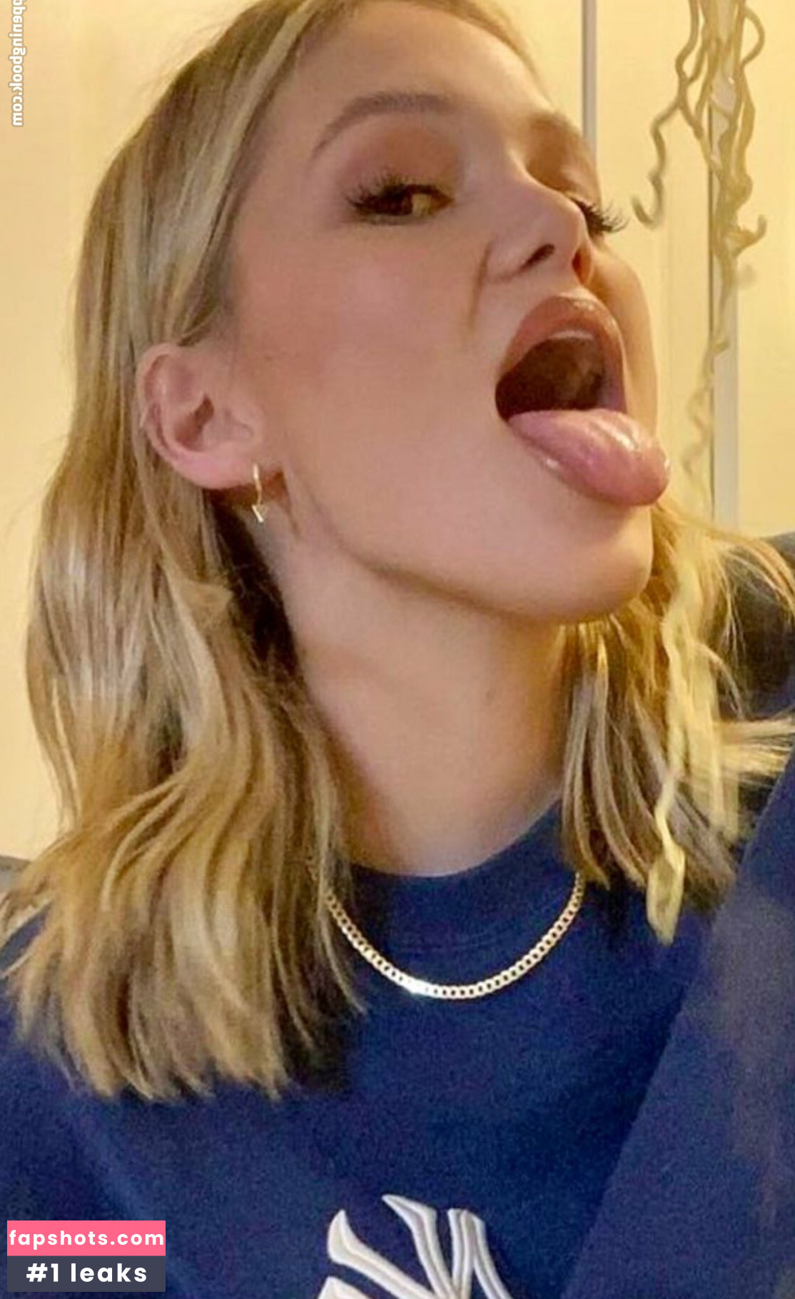 Olivia Holt gallery photo #117