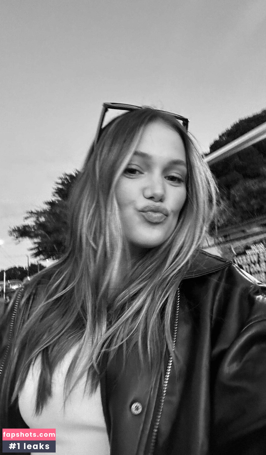 Olivia Holt gallery photo #124