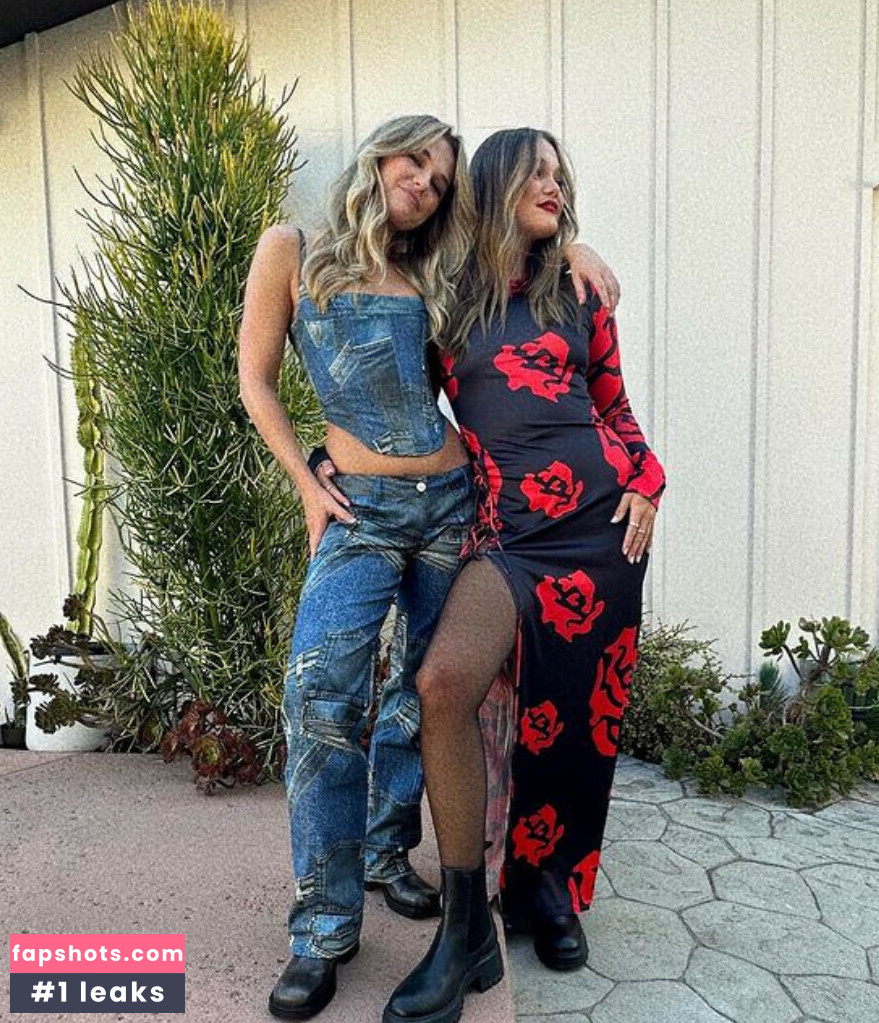 Olivia Holt gallery photo #151