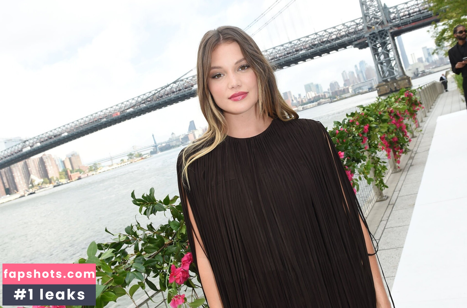 Olivia Holt gallery photo #156